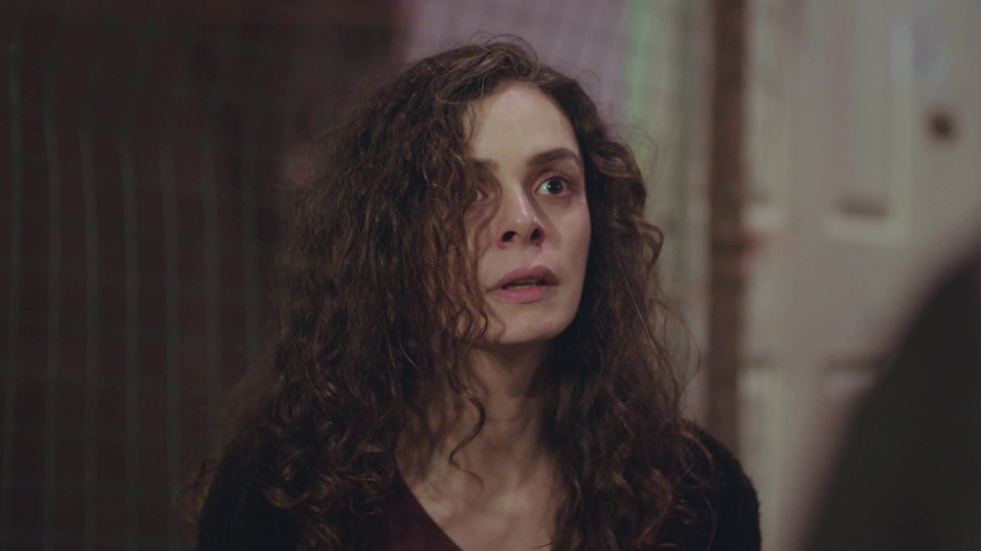  Ozge Ozpirincci (Bahar Cesmeli) in una scena di La forza di una donna