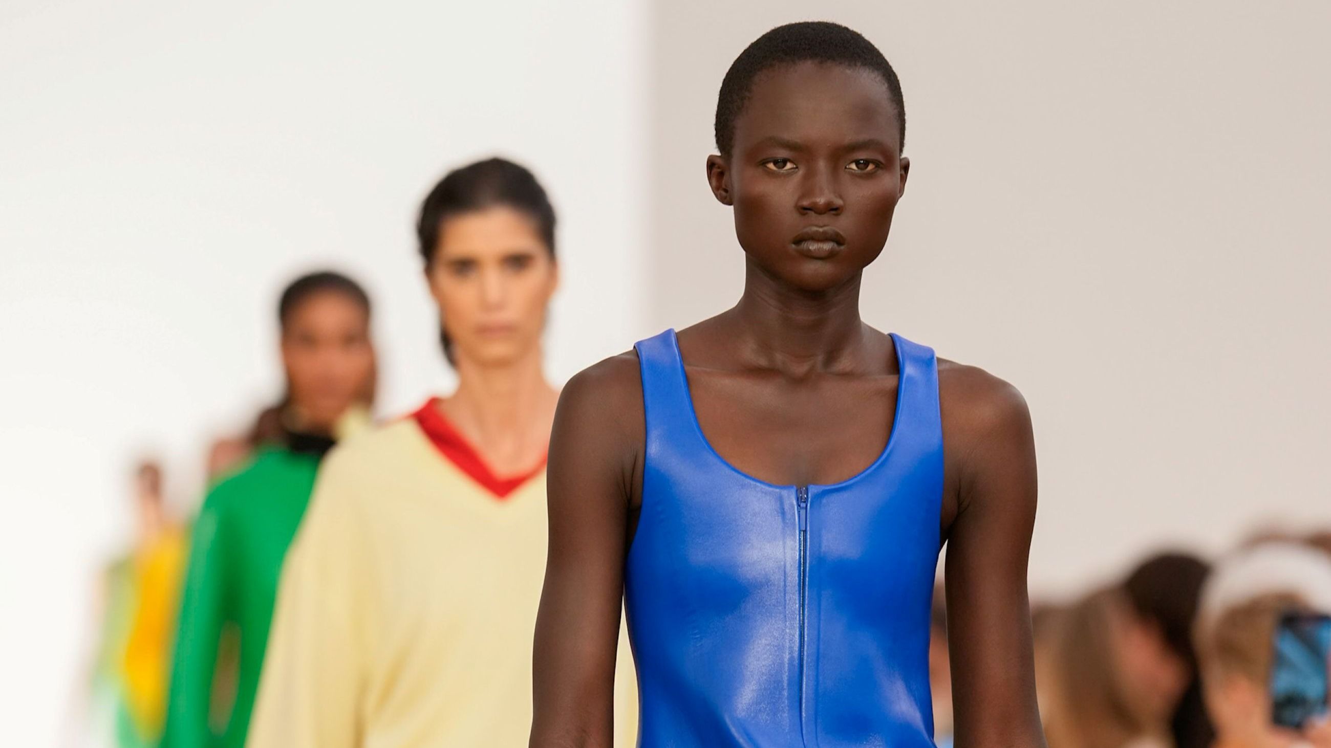 Dalla Paris Fashion Week, la sfilata di Loewe SS26
Credits: Launchmetrics.com/Spotlight