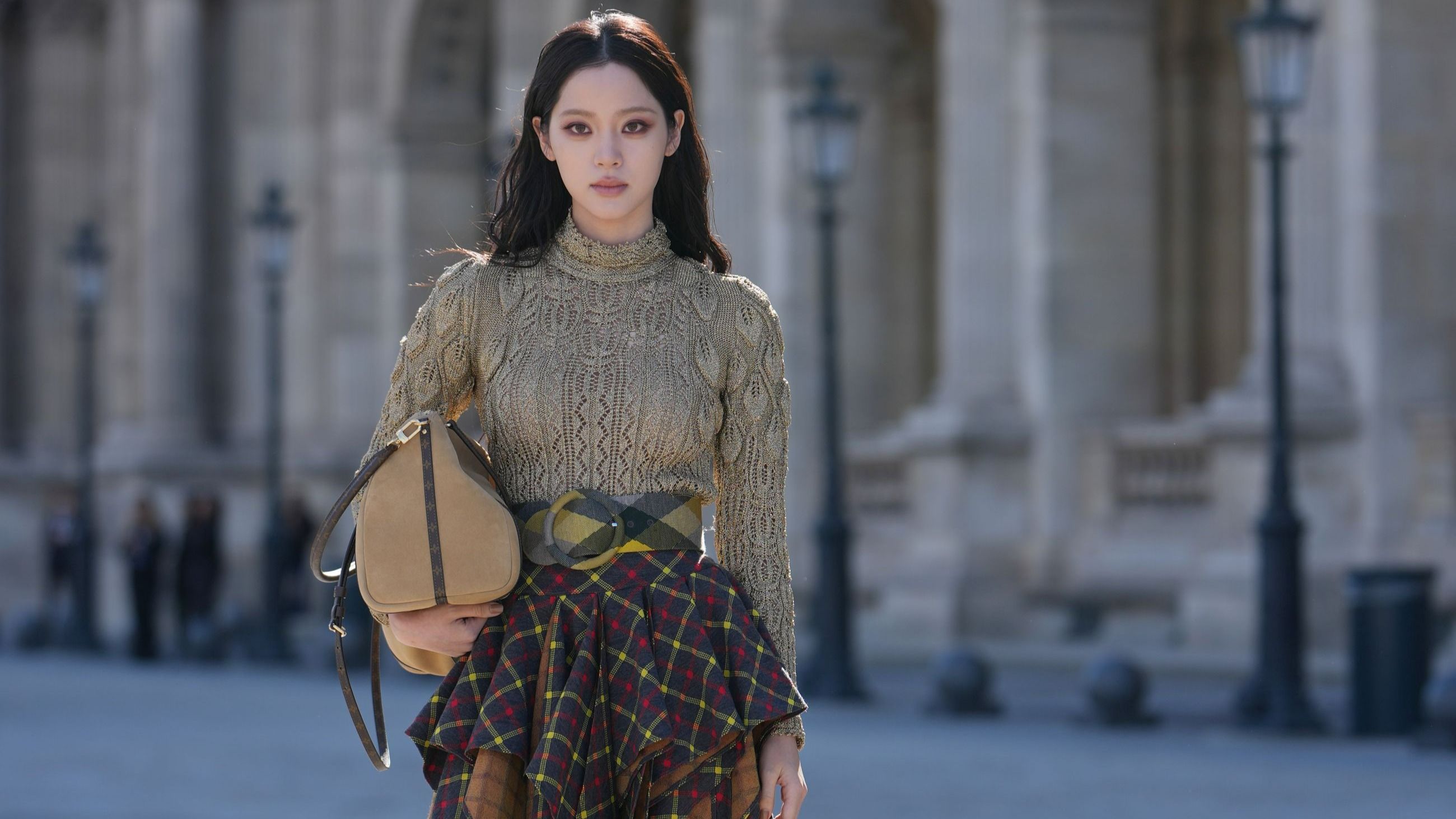 Ouyang Nana fuori dalla sede di Louis Vuitton durante la Paris Fashion Week Womenswear Primavera/Estate 2026, il 30 settembre 2025 a Parigi, Francia - Credits: Getty Images