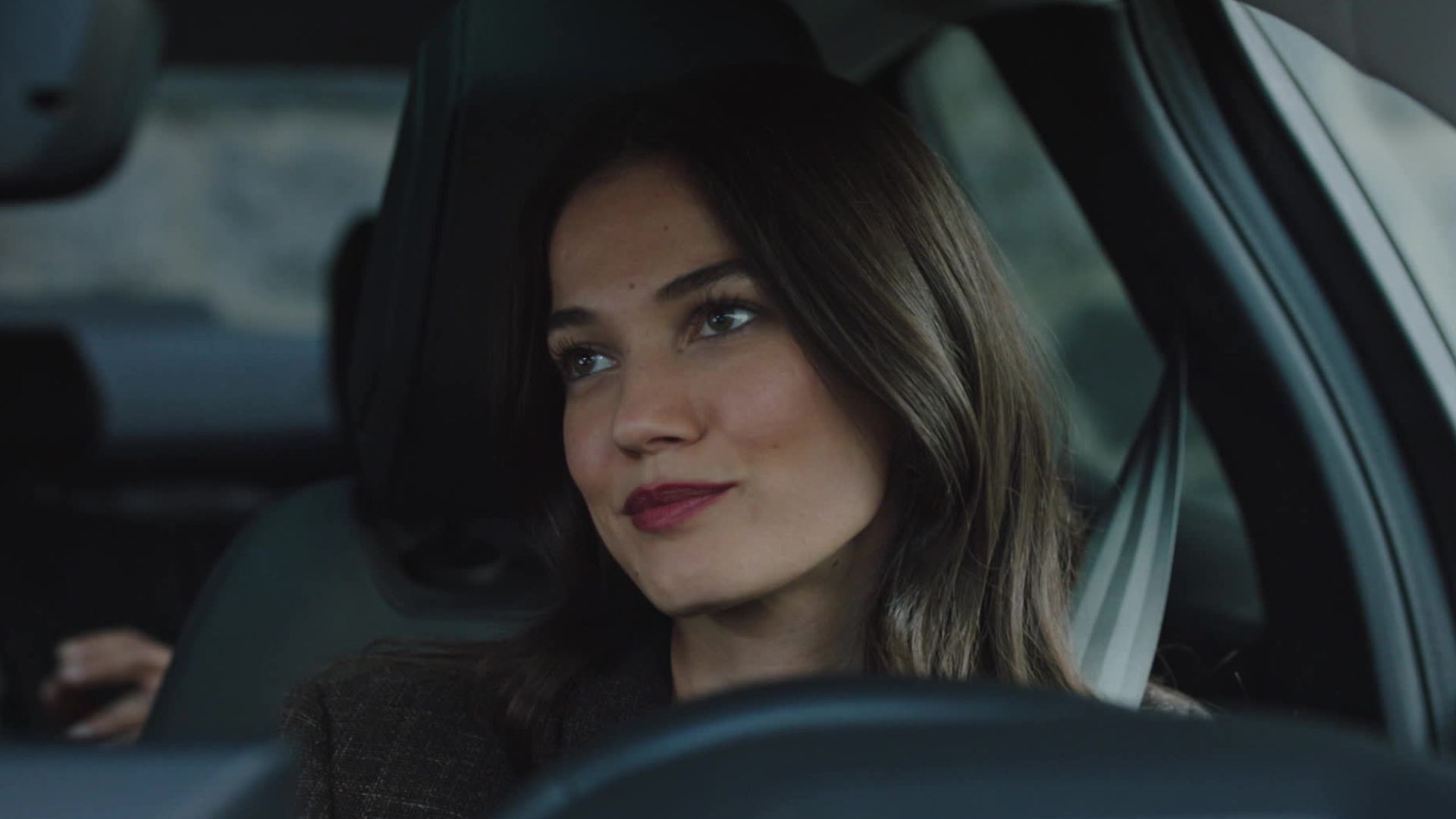 Pinar Deniz (Ceylin) in una scena di Segreti di famiglia