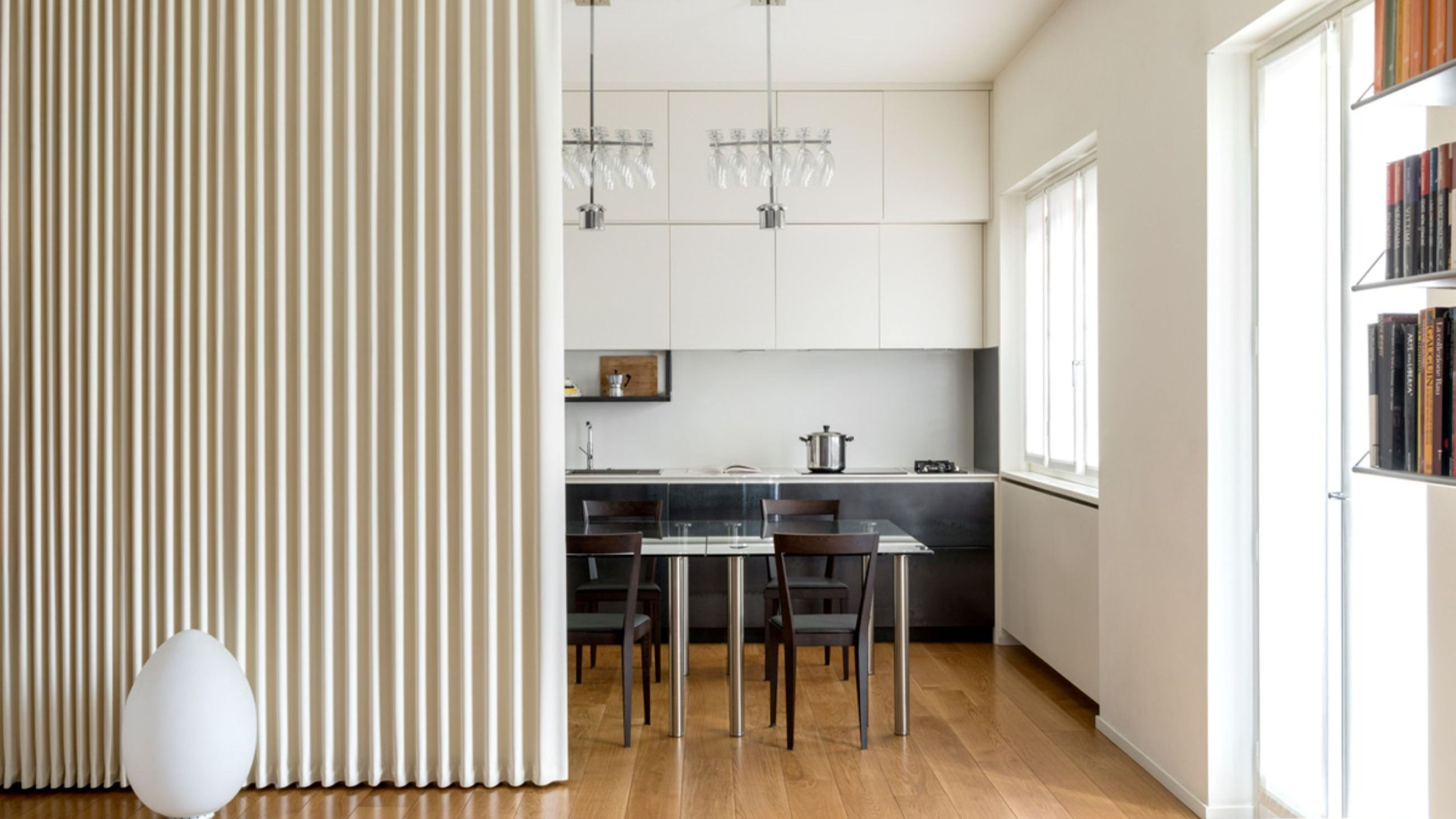 Porte tessili, Dooor: soffietti moderni che schermano e collegano gli spazi con leggerezza - Credits: Courtesy Dooor