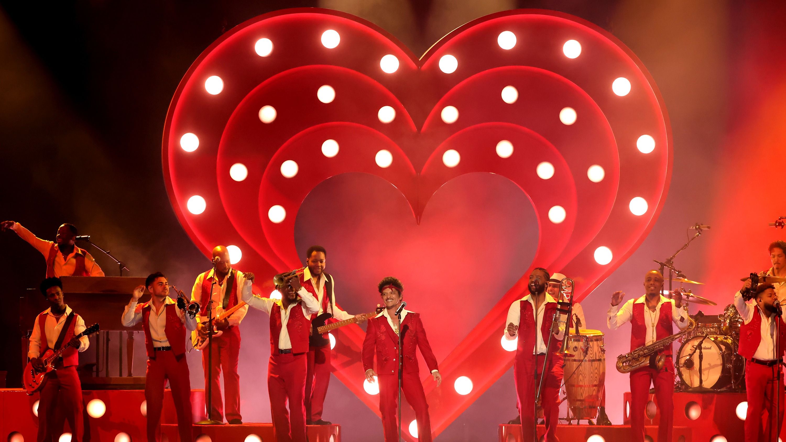 Bruno Mars durante la sua performance alla 68° edizione dei Grammy Awards, Crypto.com Arena, Los Angeles - Credits: Getty Images
