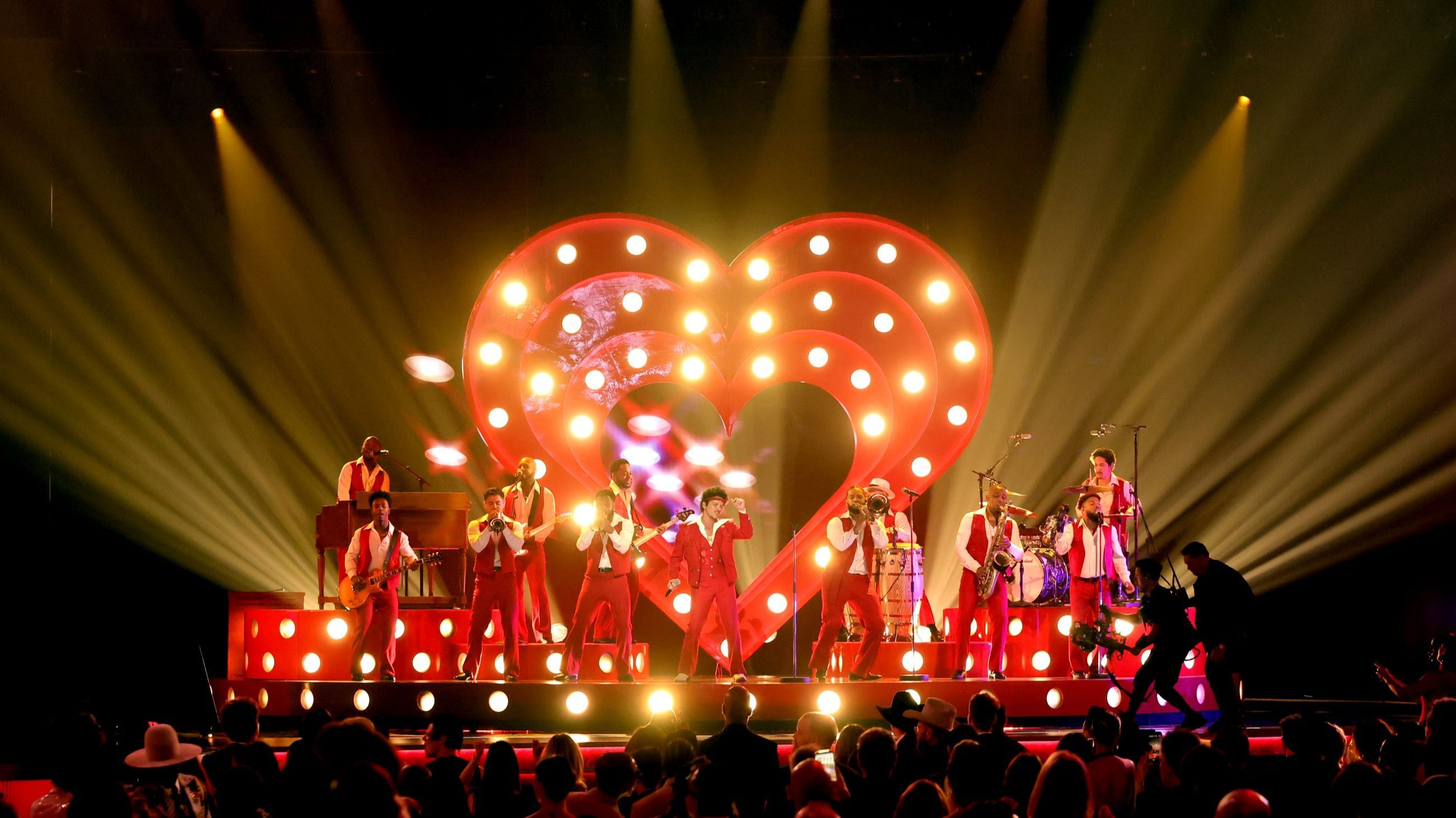 Bruno Mars durante la sua performance alla 68° edizione dei Grammy Awards, Crypto.com Arena, Los Angeles - Credits: Getty Images
