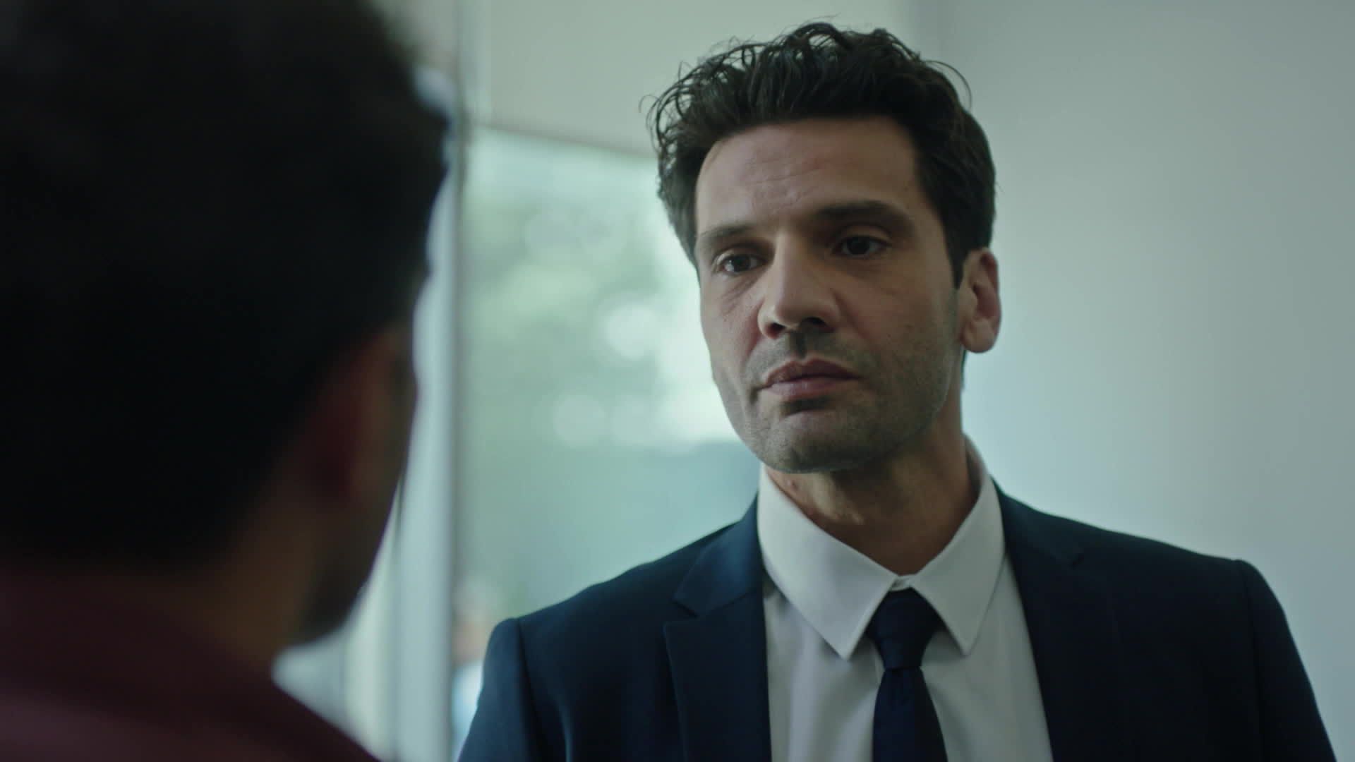 Ilgaz in una scena di Segreti di famiglia