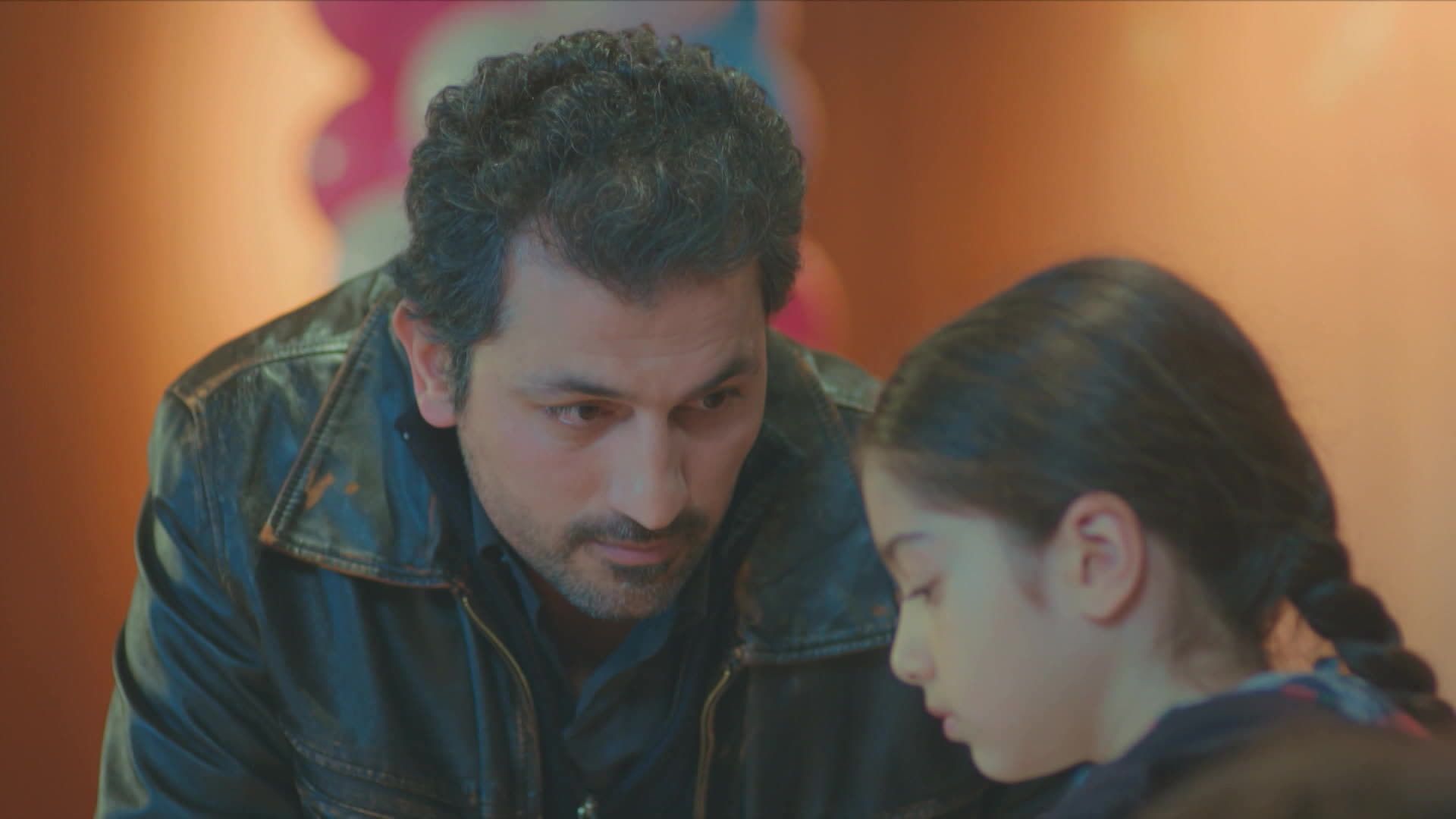 Arif e Nisan in una scena di La forza di una donna