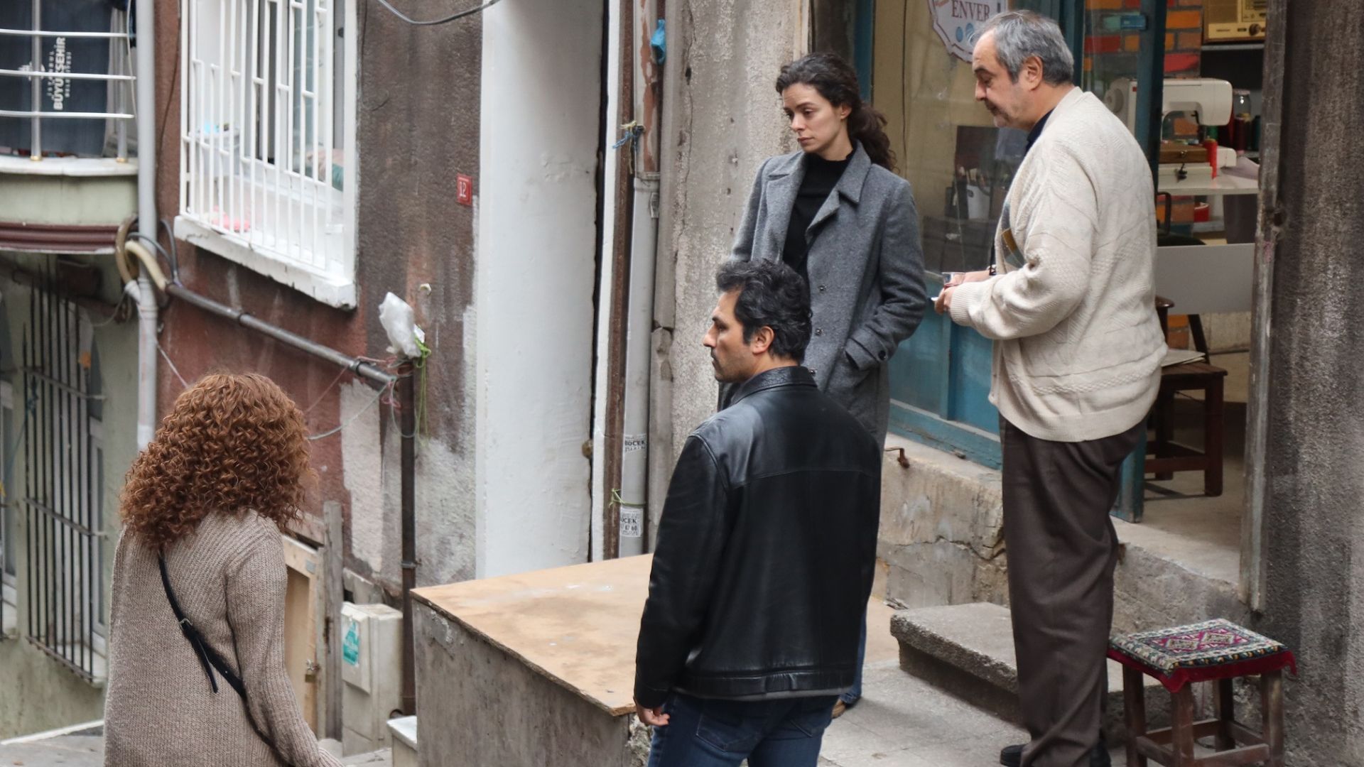 Feyyaz Duman e Ozge Ozpirincci (Arif e Bahar Cesmeli) in una scena di La forza di una donna