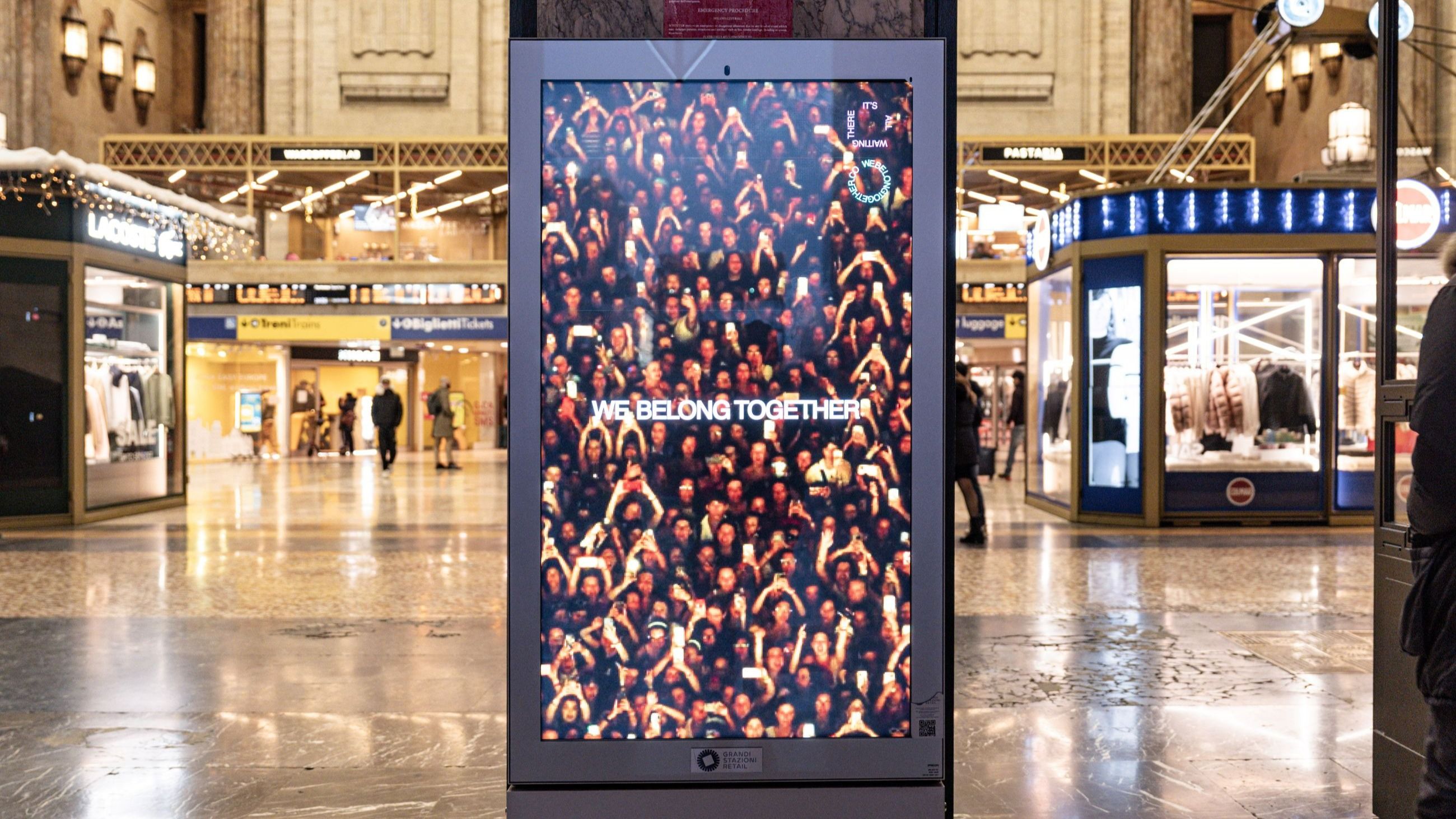 Un poster di Harry Styles “We Belong Together” - Credits Getty Images