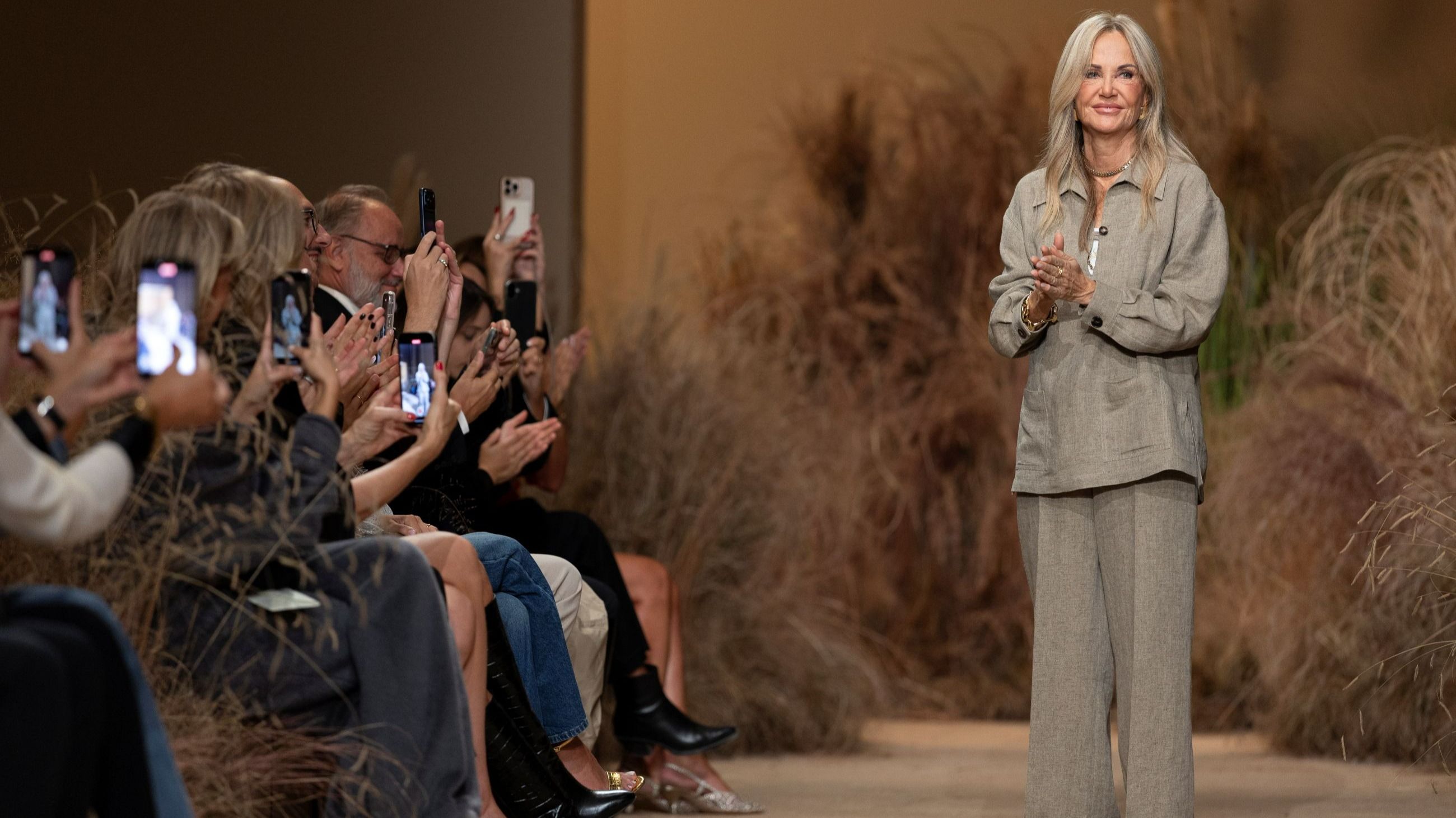 Nicoletta Spagnoli in passerella al termine della sfilata di Luisa Spagnoli SS26 - Credits: Getty Images