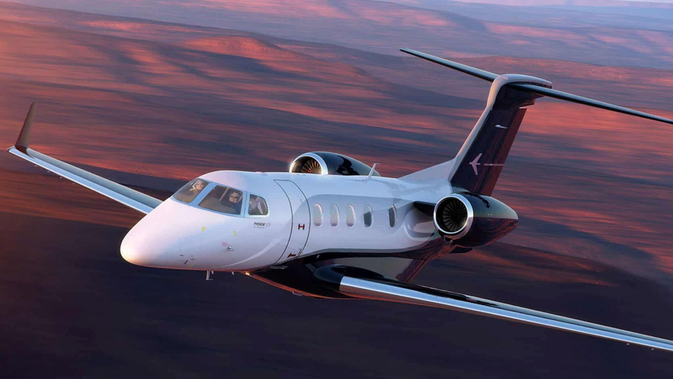Il jet Phenom 300 in volo