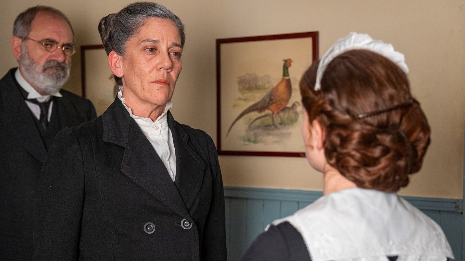 Joaquin Climent (Romulo Baeza), Marga Martinez (Petra Arcos), Sara Molina (Maria) in una scena de La Promessa