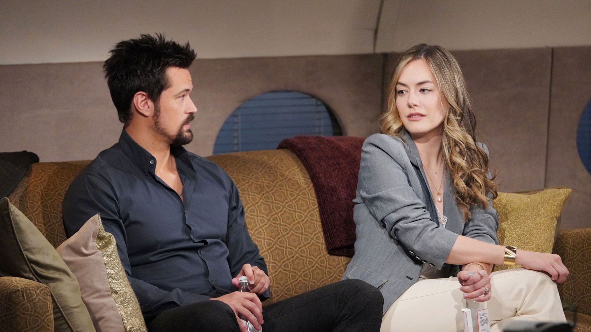 Matthew Atkinson (Thomas Forrester) e Annika Noelle (Hope Logan) in una scena di Beautiful