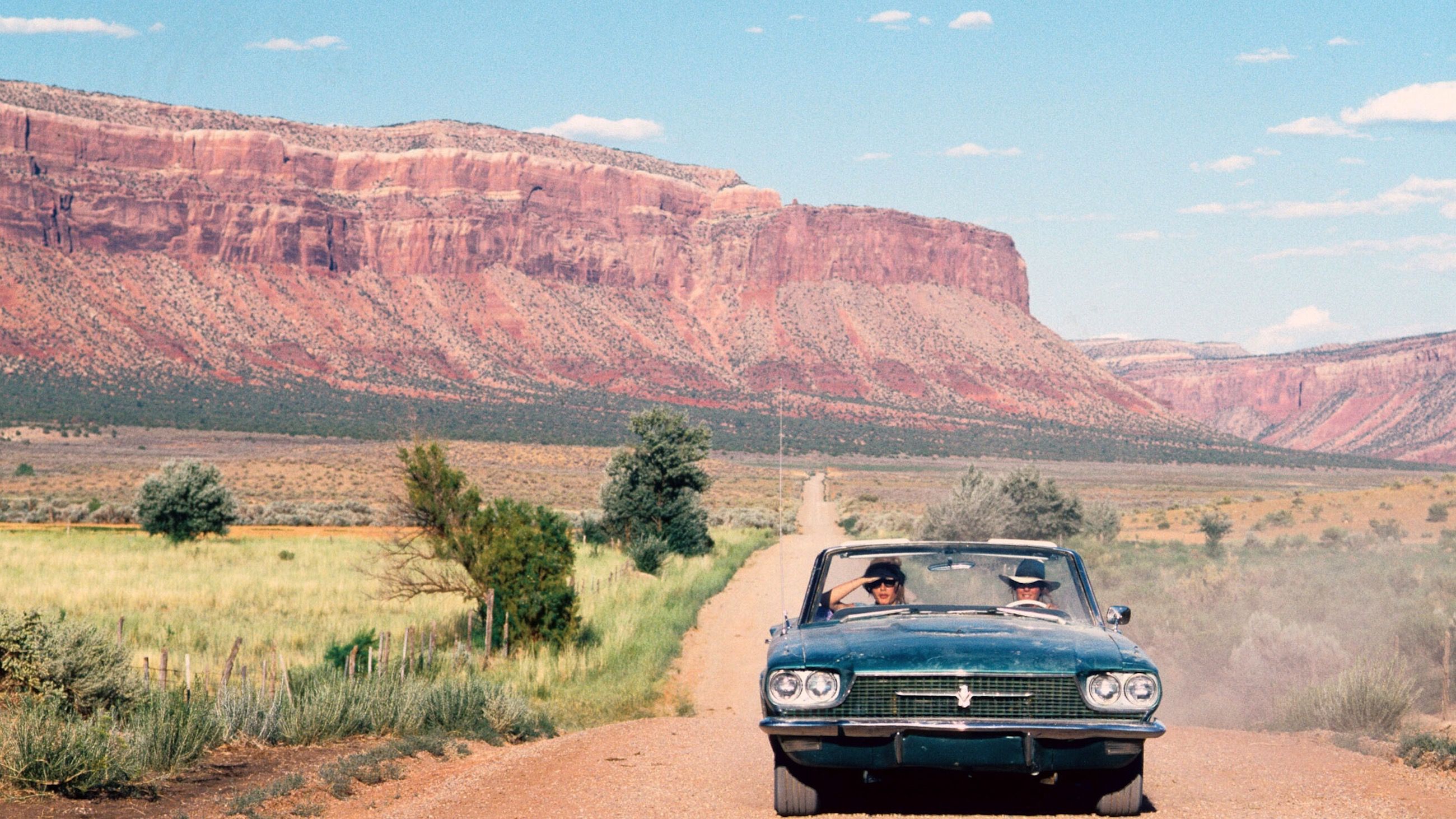 Geena Davis, Susan Sarandon, Thelma and Louise (1991) MGM - Credits: AGF