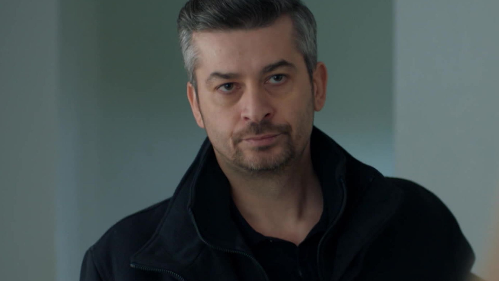 Osman in una scena di Segreti di famiglia 3