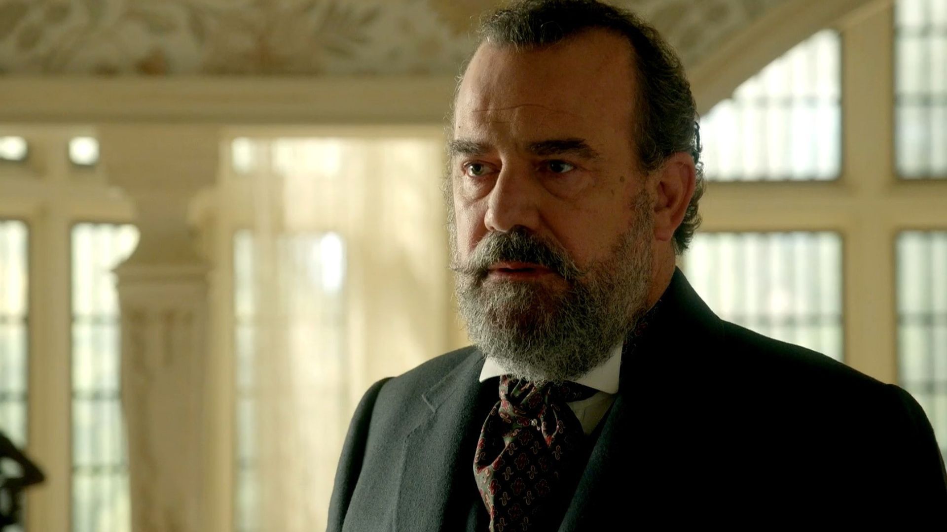 Manuel Regueiro (Alonso) in una scena di La Promessa