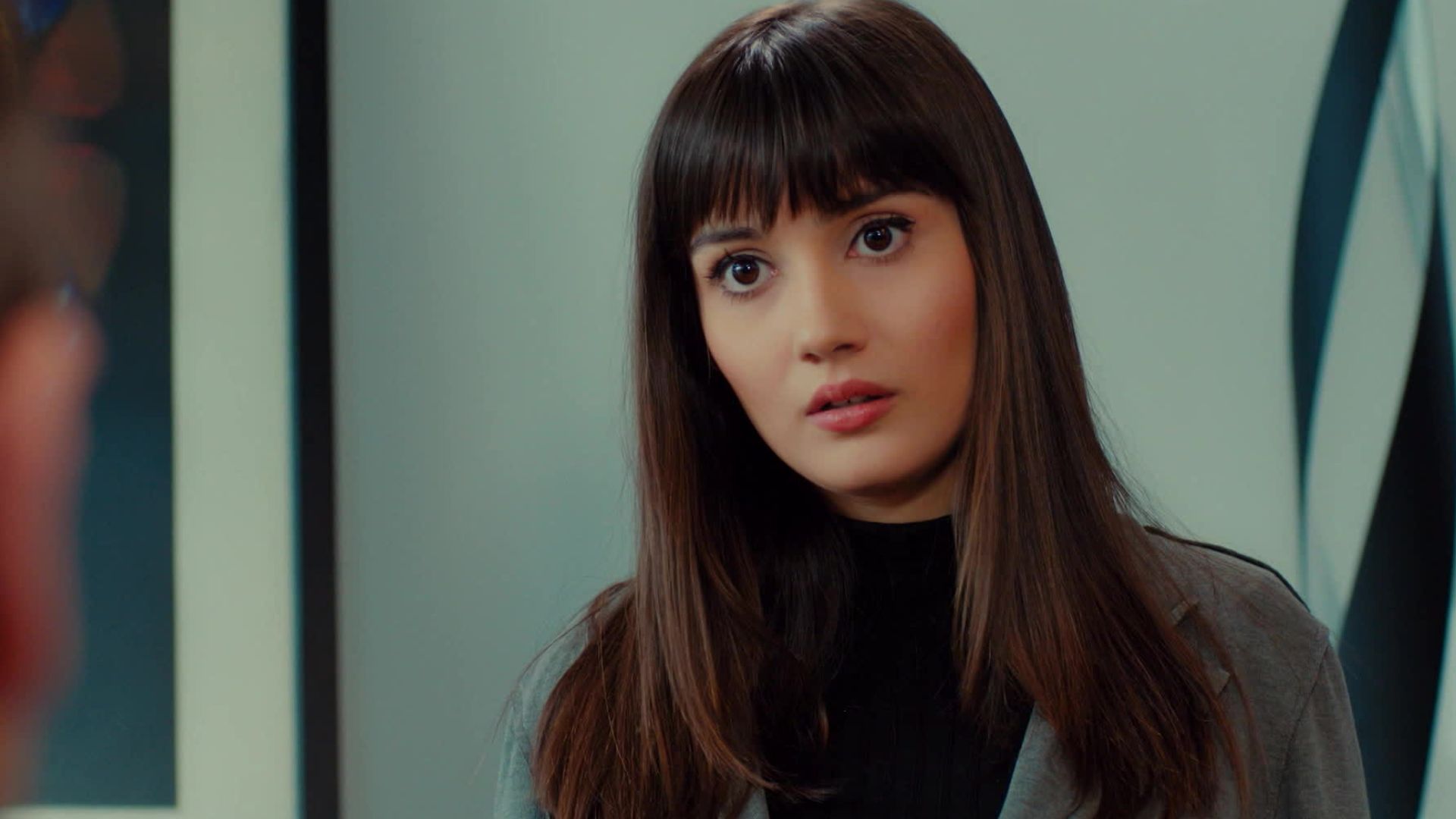 Zeynep in una scena di Forbidden Fruit 2