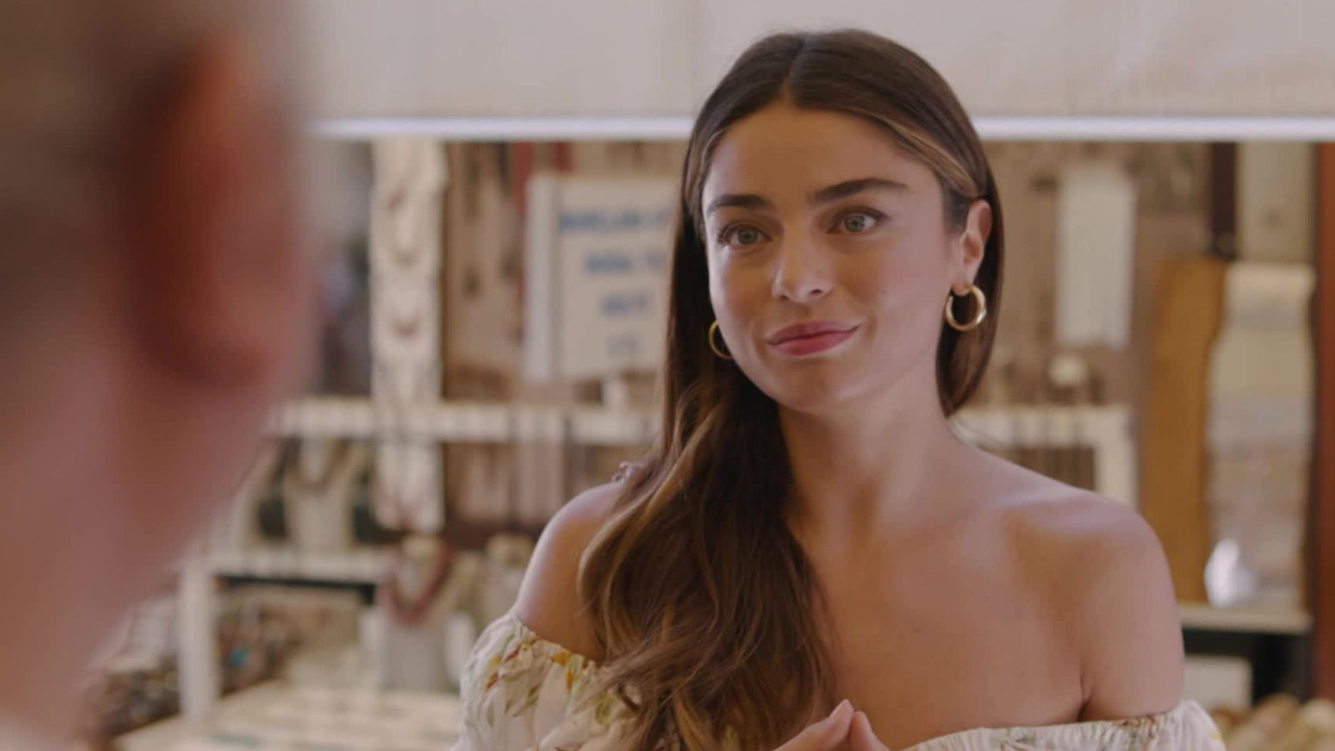 Ayça Ayşin Turan (Haziran) in una scena di Be my sunshine