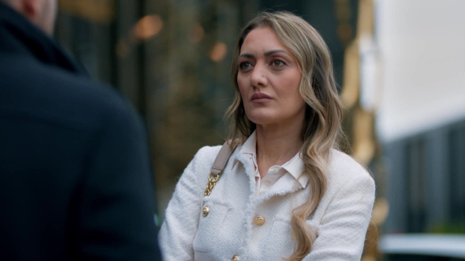 Aylin in una scena di Segreti di famiglia 3