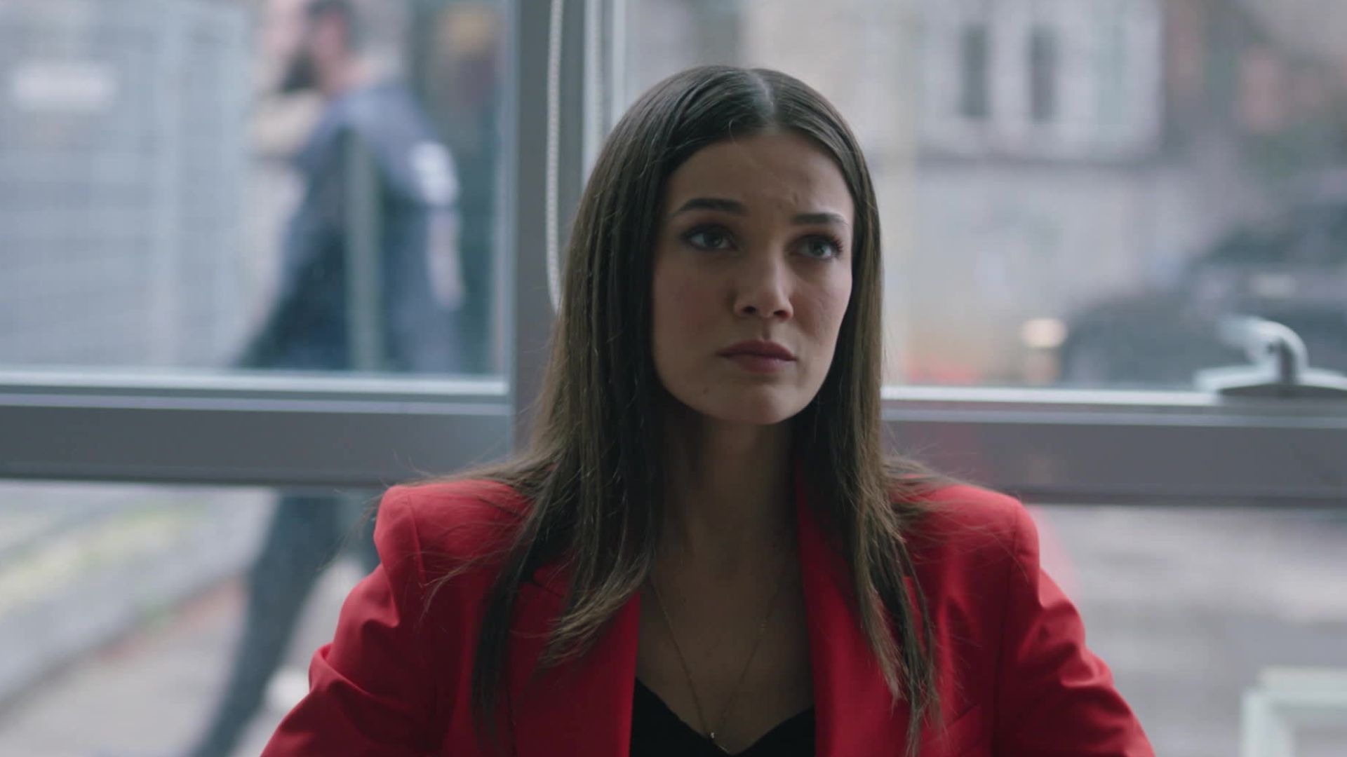 Pinar Deniz (Ceylin) in una scena di Segreti di famiglia 2