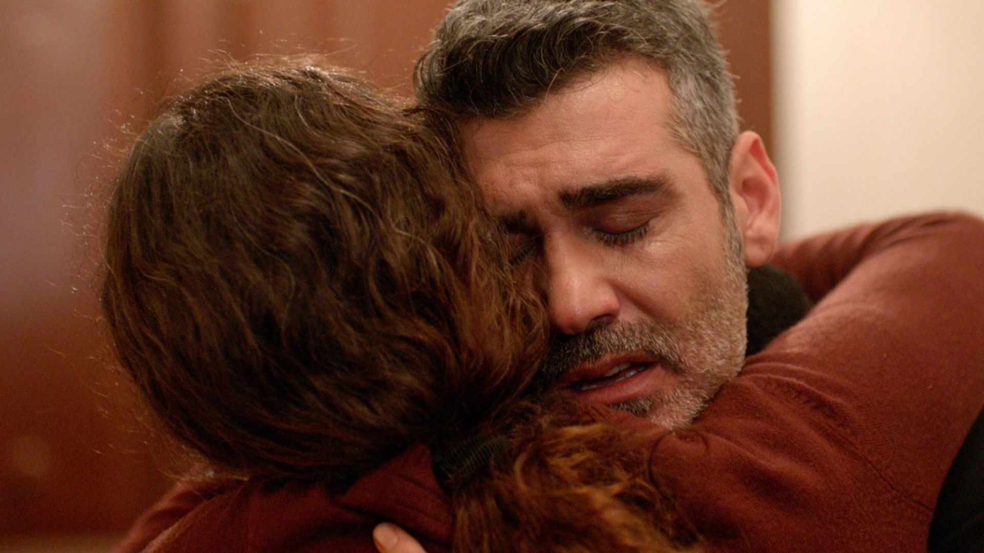 Caner Cindoruk (Sarp Cesmeli) in una scena de La forza di una donna 2