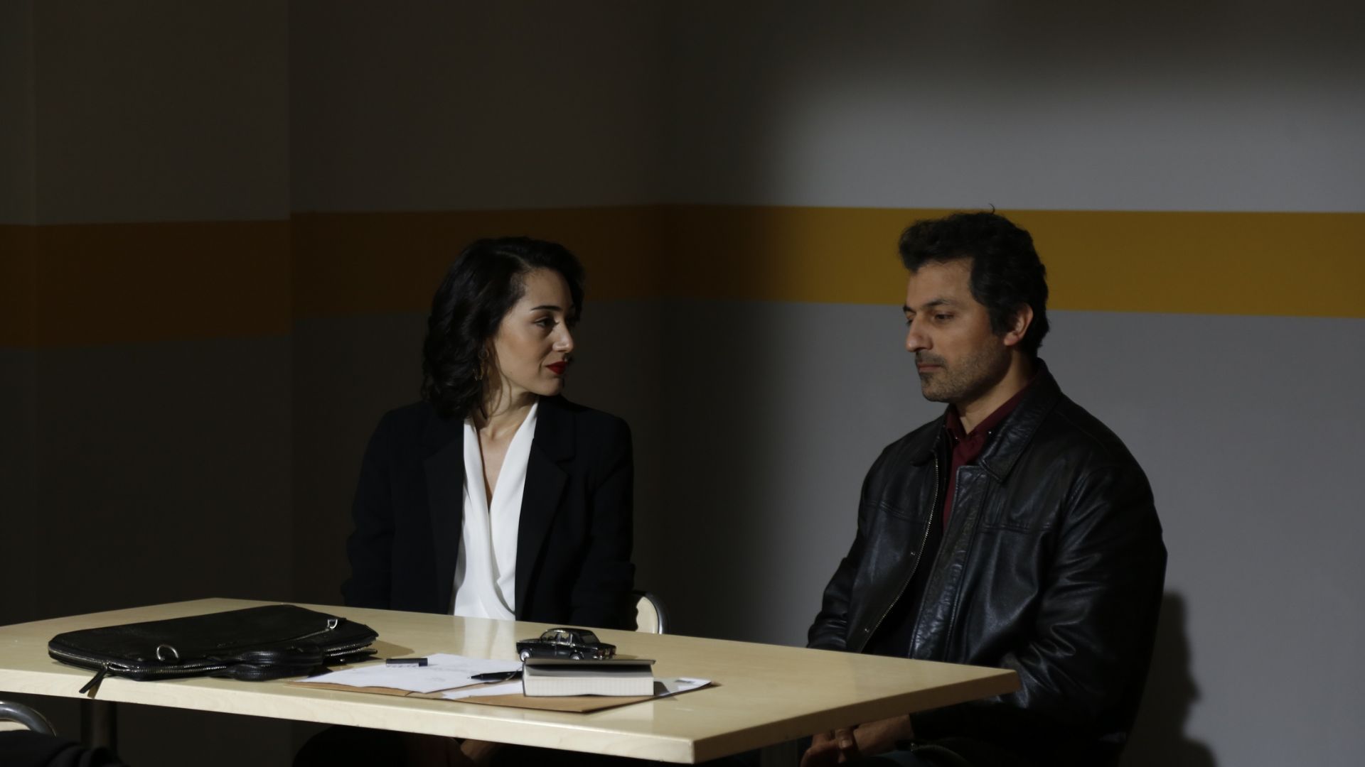 Feyyaz Duman (Arif) in una scena de La forza di una donna 2