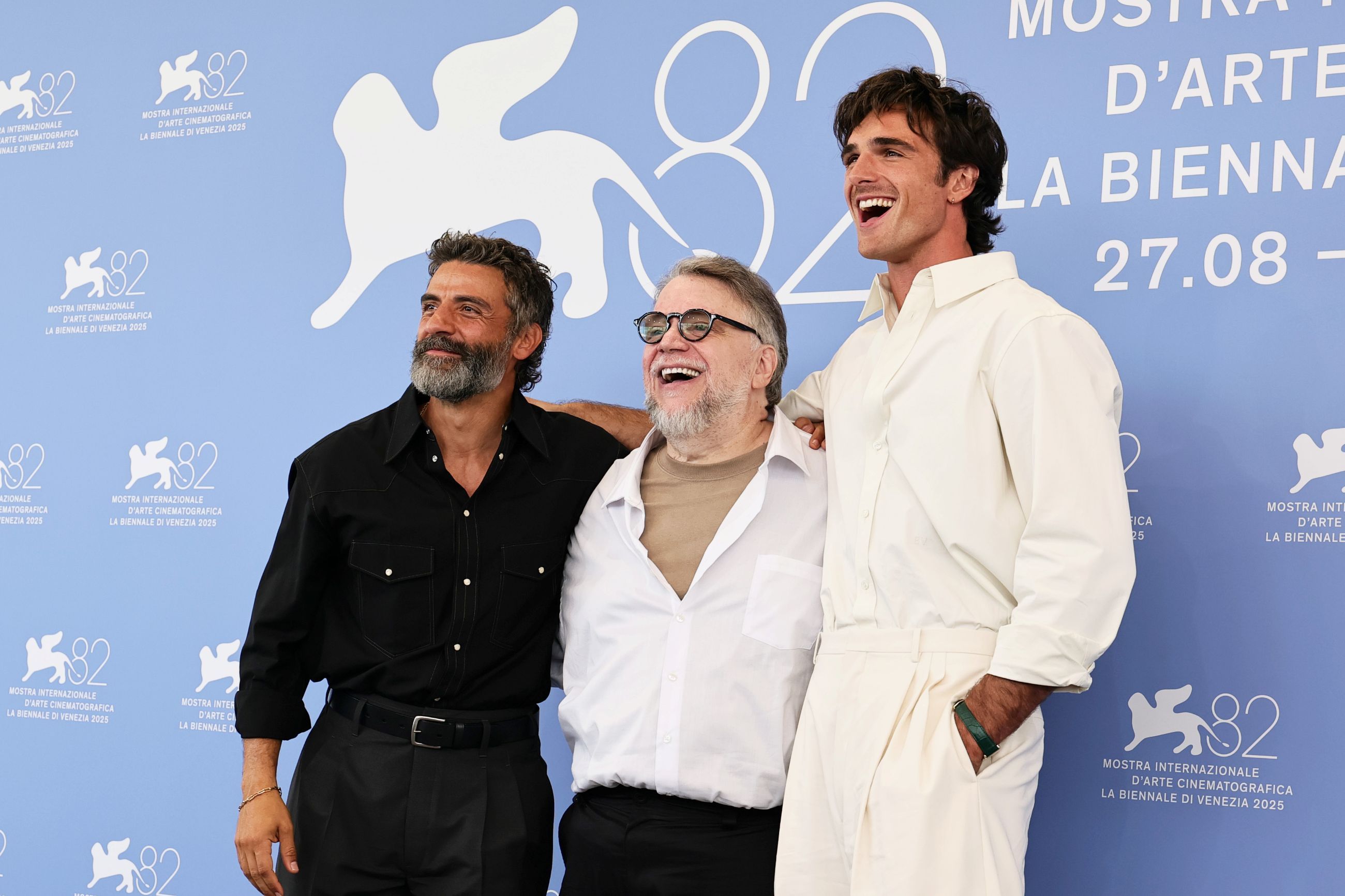 Oscar Isaac, Guillermo del Toro e Jacob Elordi insieme alla 82esima Mostra del Cinema di Venezia, il 30 agosto 2025
Credit Getty Images