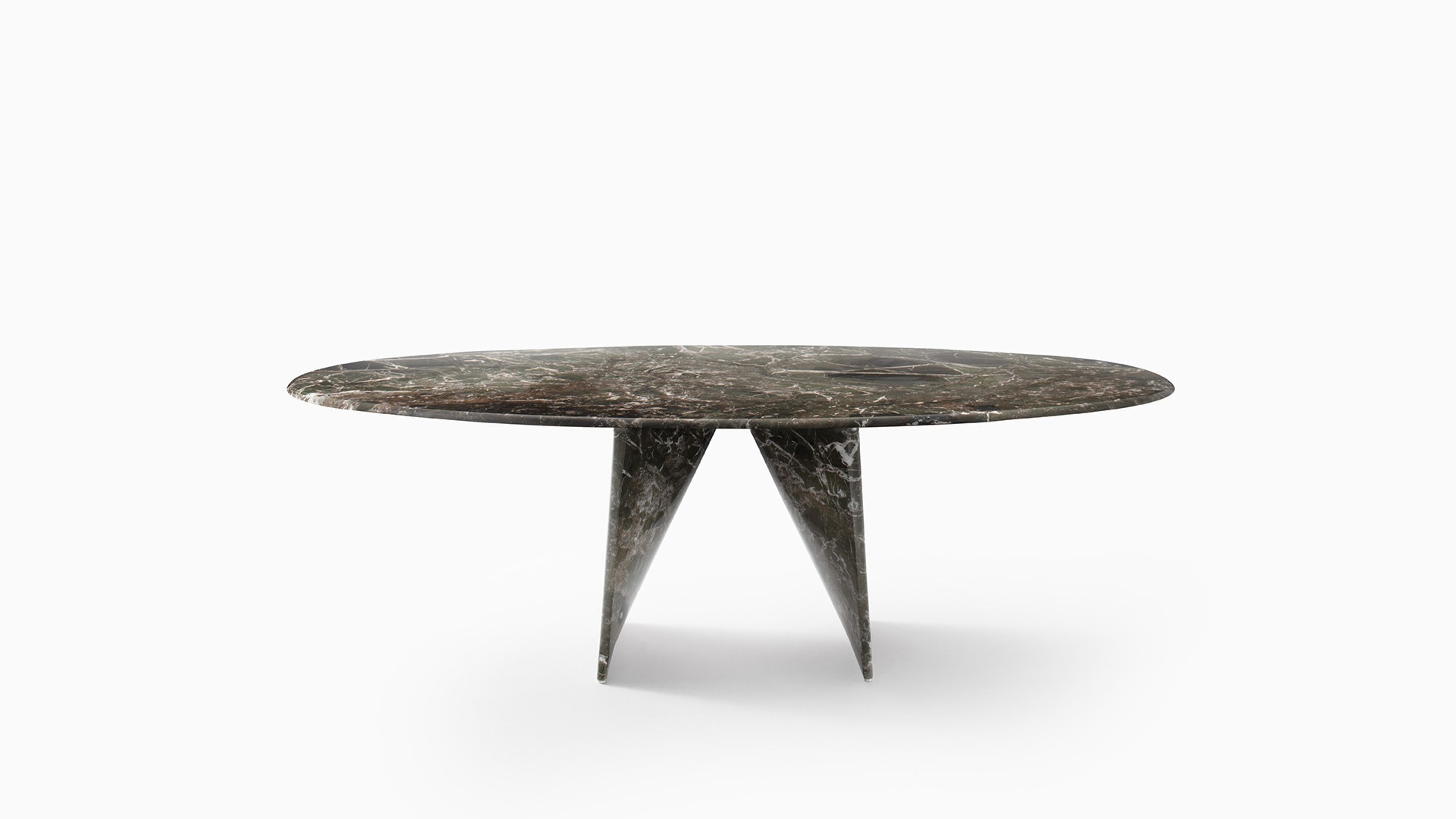 Lambda di Giuseppe Bavuso per Rimadesio un tavolo monomaterico con struttura interna rinforzata e top in marmo, legno o finitura Terrae. Courtesy Rimadesio