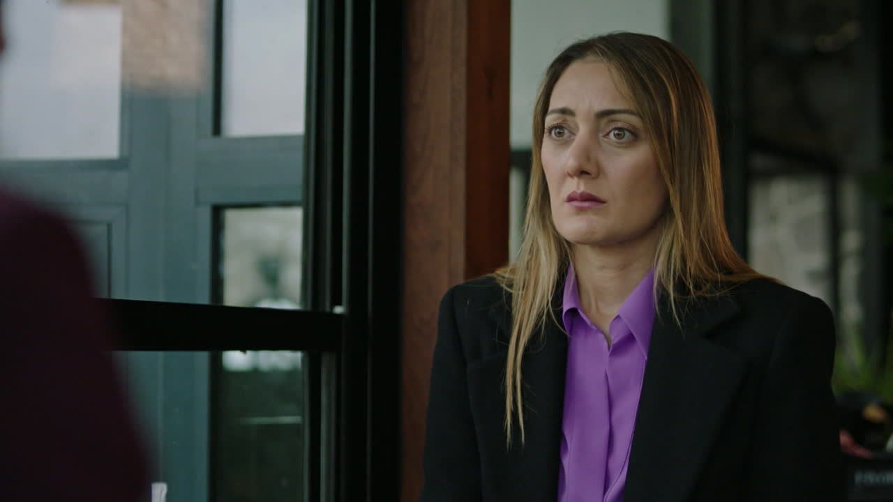 Aylin in una scena di Segreti di famiglia 2