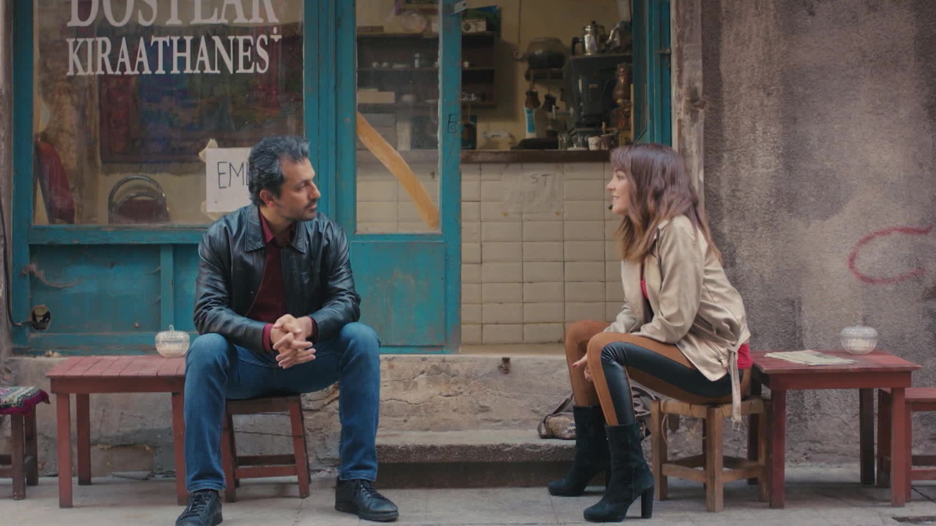 Arif e Ceyda in una scena de La forza di una donna 3