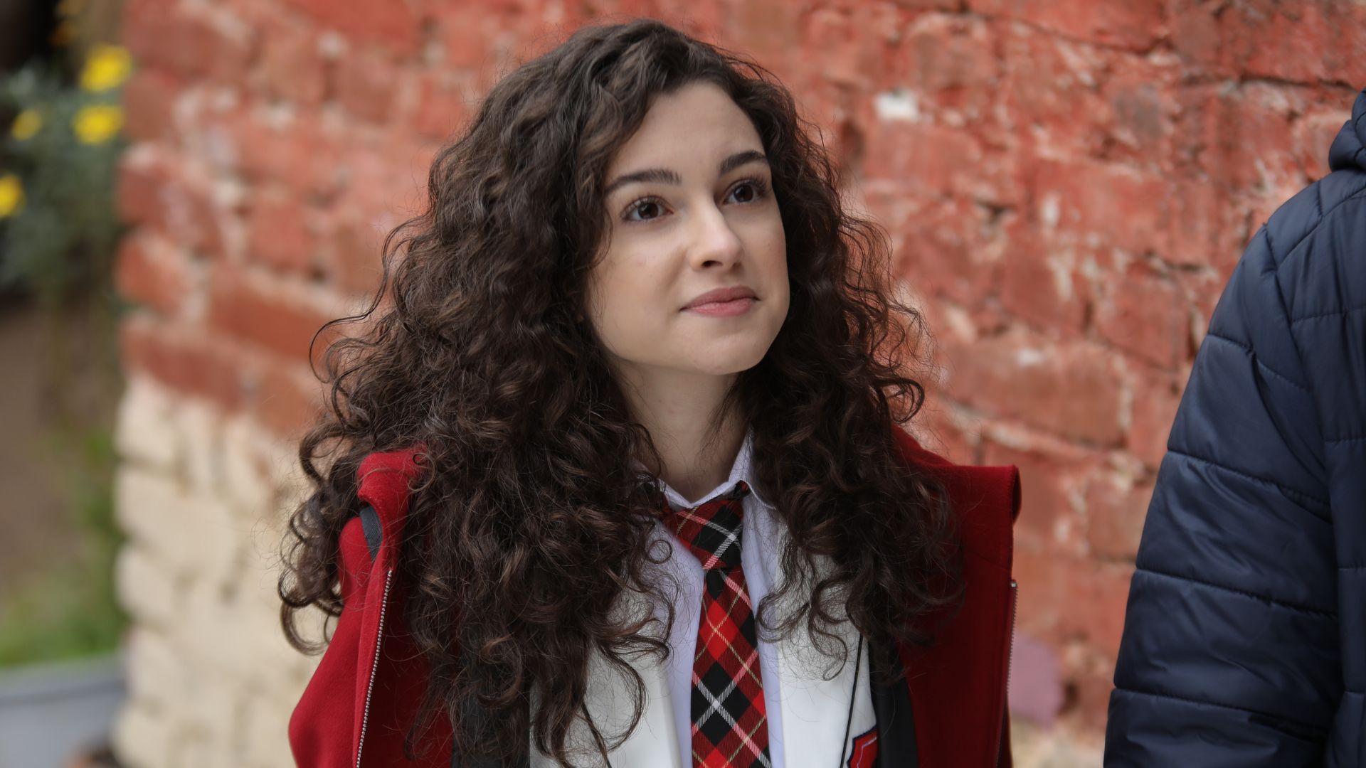 Su Burcu Yazgı Coşkun (Asiye) in una scena di Tutto per la mia famiglia