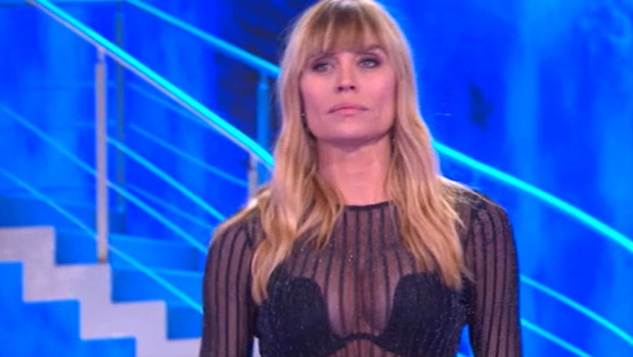 Elenoire Casalegno: la sfilata a Ciao Darwin
