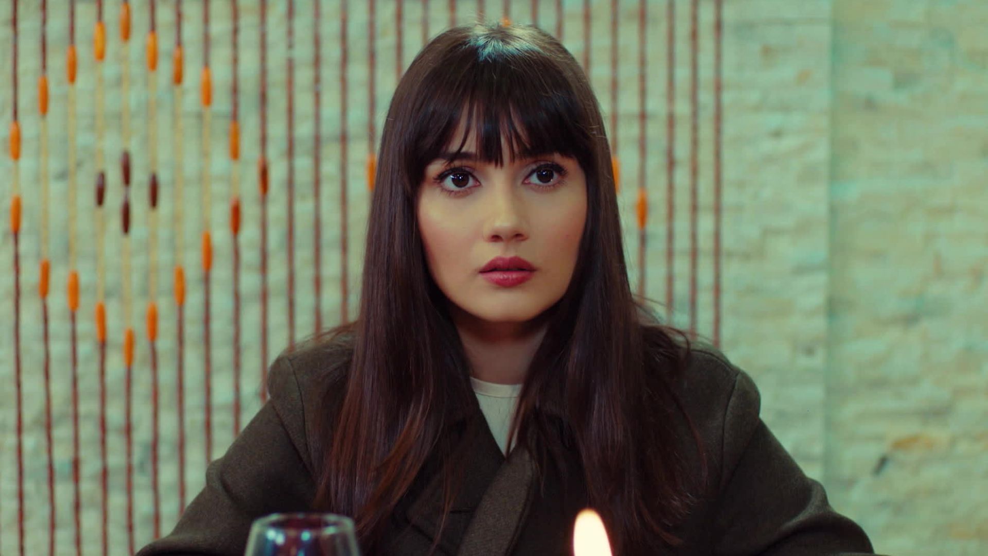 Zeynep in una scena di Forbidden Fruit 2