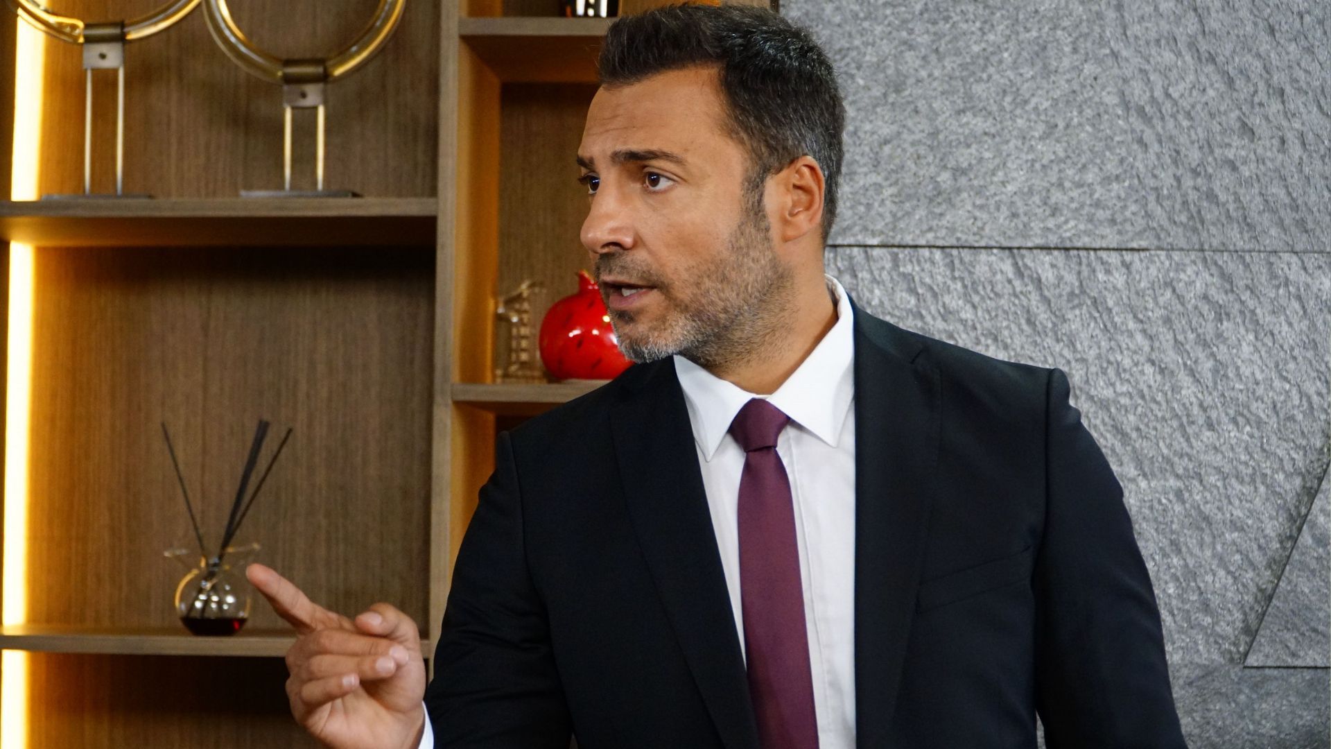 Baris Kilic (Kaya Ekinci) in una scena di Forbidden Fruit 3