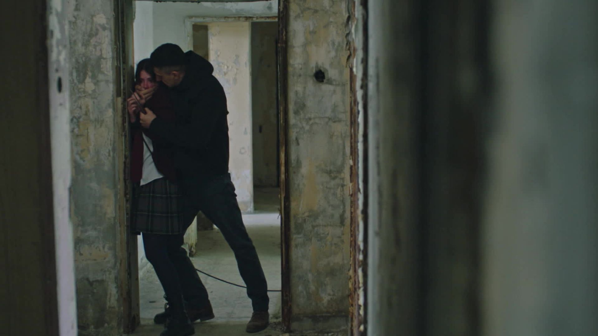 Eyup e Parla in una scena di Segreti di famiglia 2