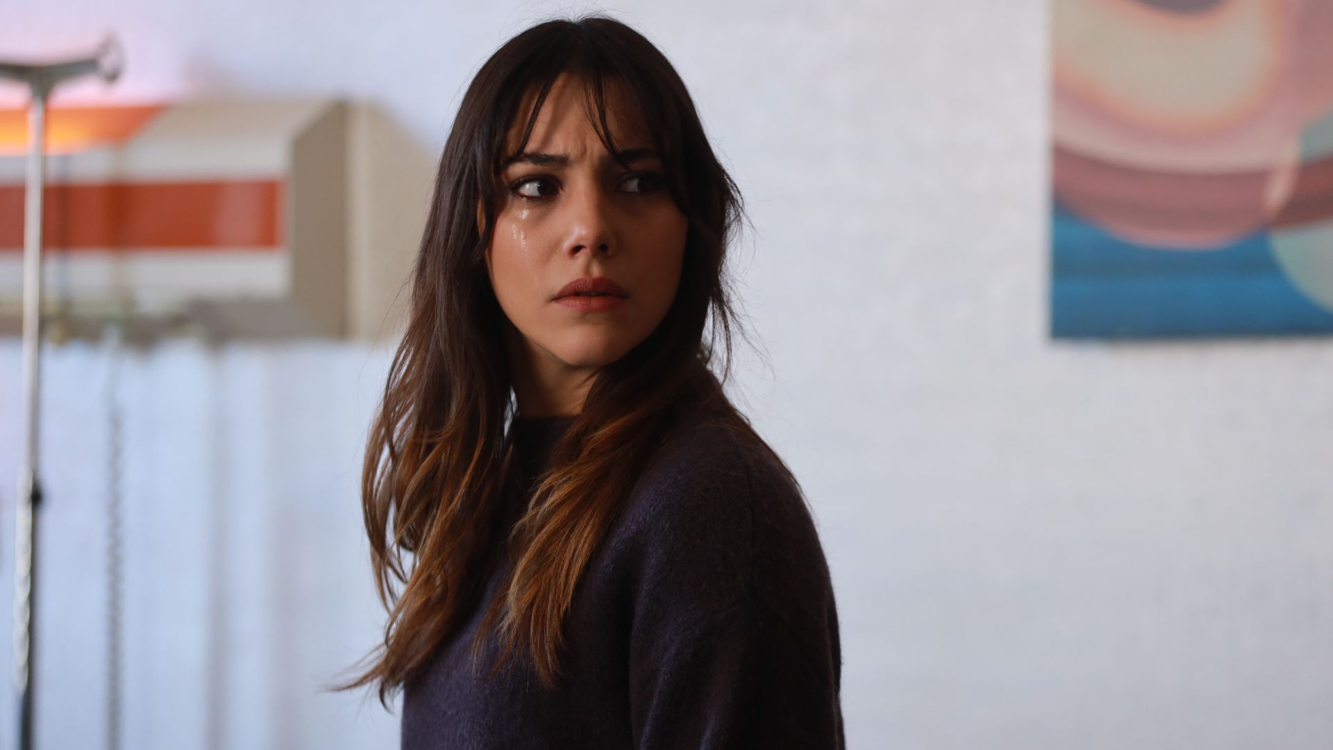 Dilin Doger (Zerrin) in una scena di Far away