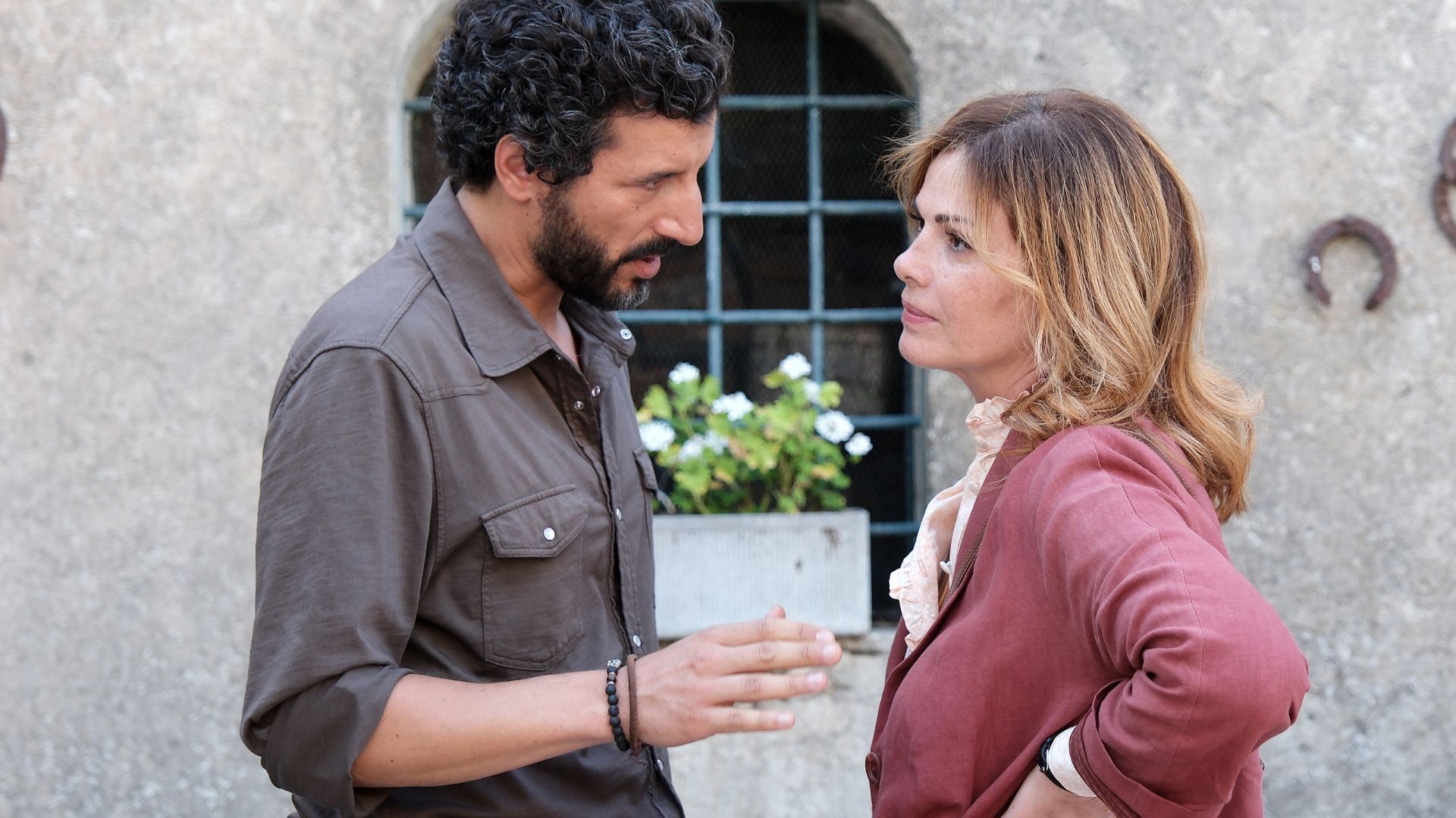Francesco Scianna (Leonardo) e Vanessa Incontrada (Erica) in una scena di Erica - Una detective - per caso