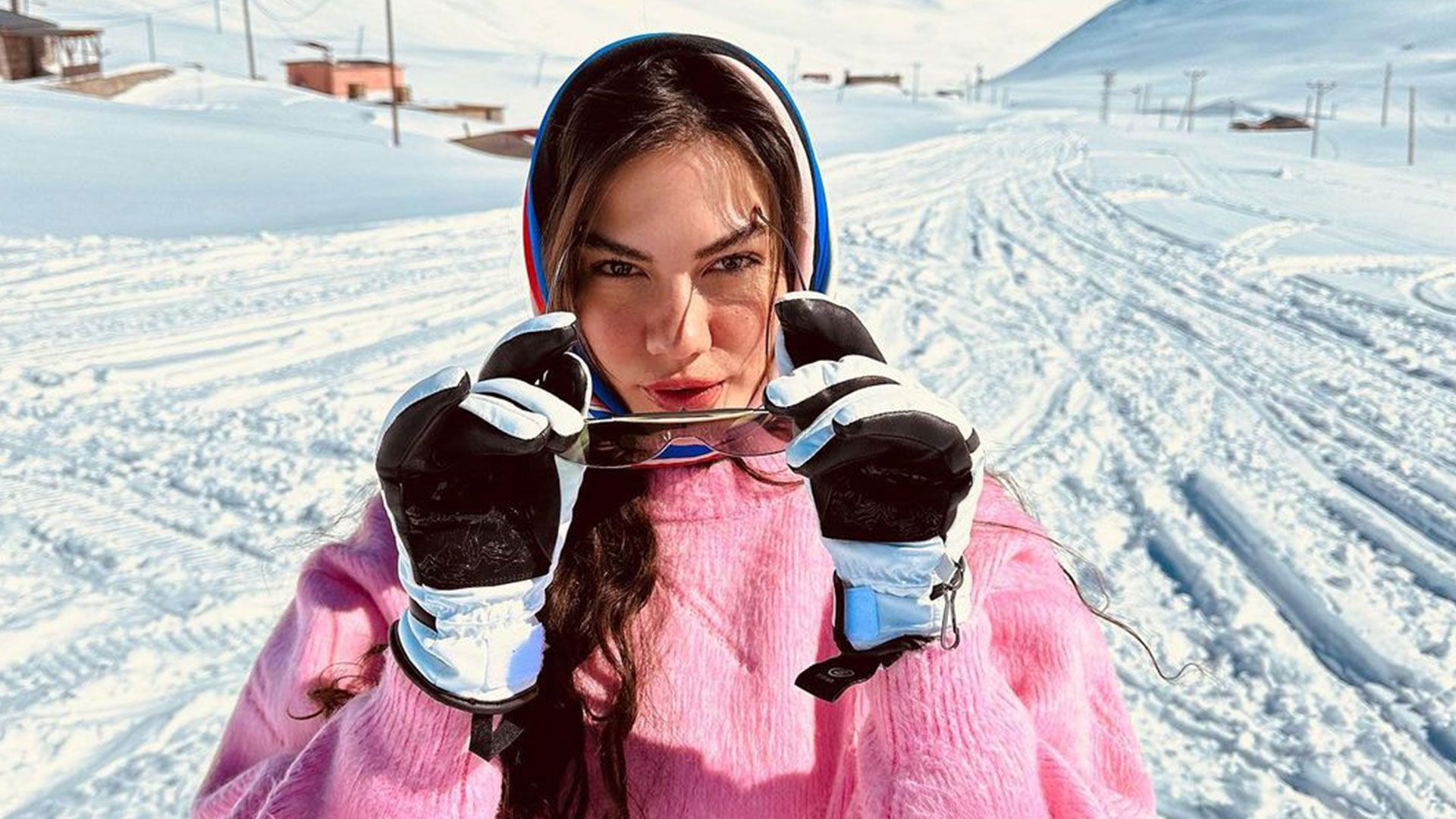 Instagram: @demetozdemir