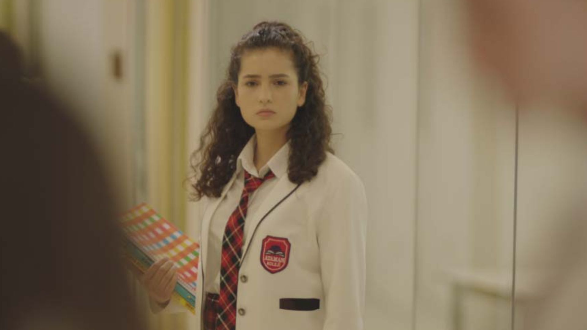 Melis Minkari (Aybike) in una scena di Tutto per la mia famiglia 2
