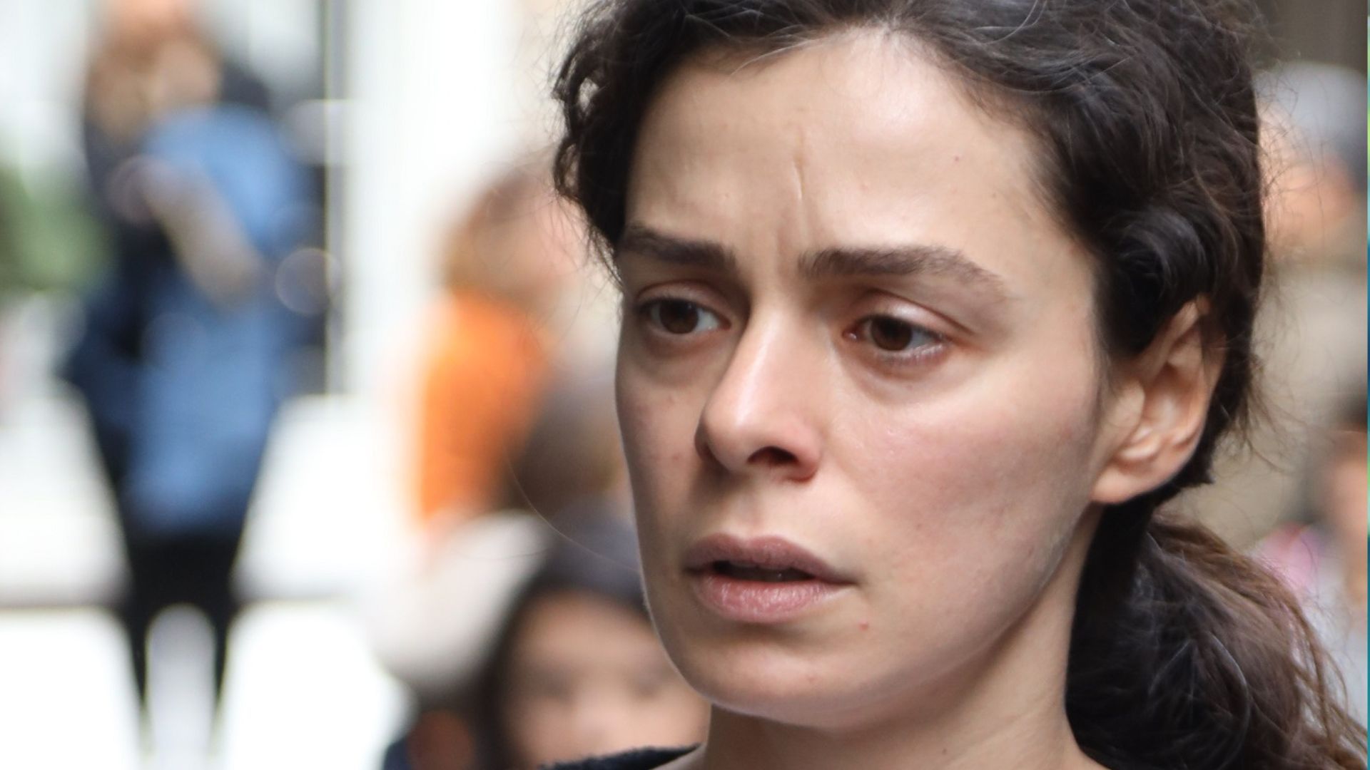 Seray Kaya (Sirin) in una puntata de La forza di una donna