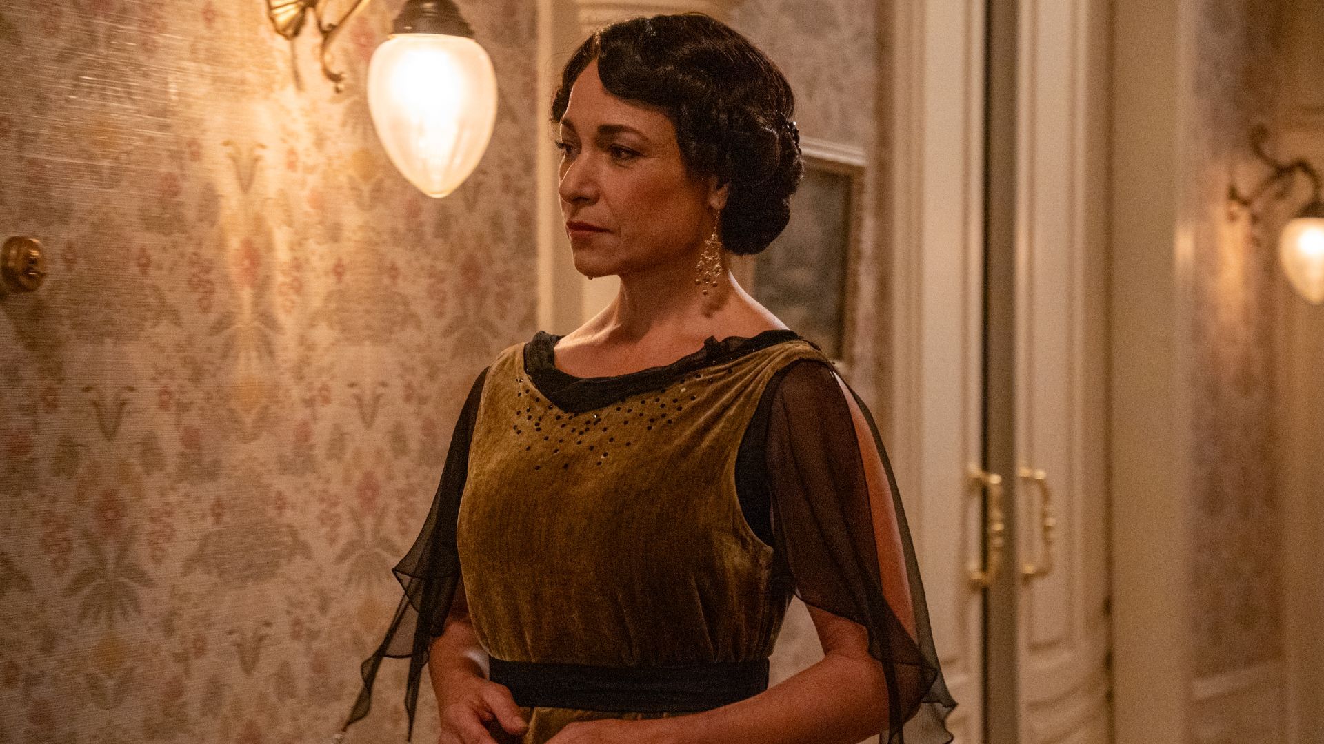 Isabel Serrano (Leocadia) in una scena de La Promessa