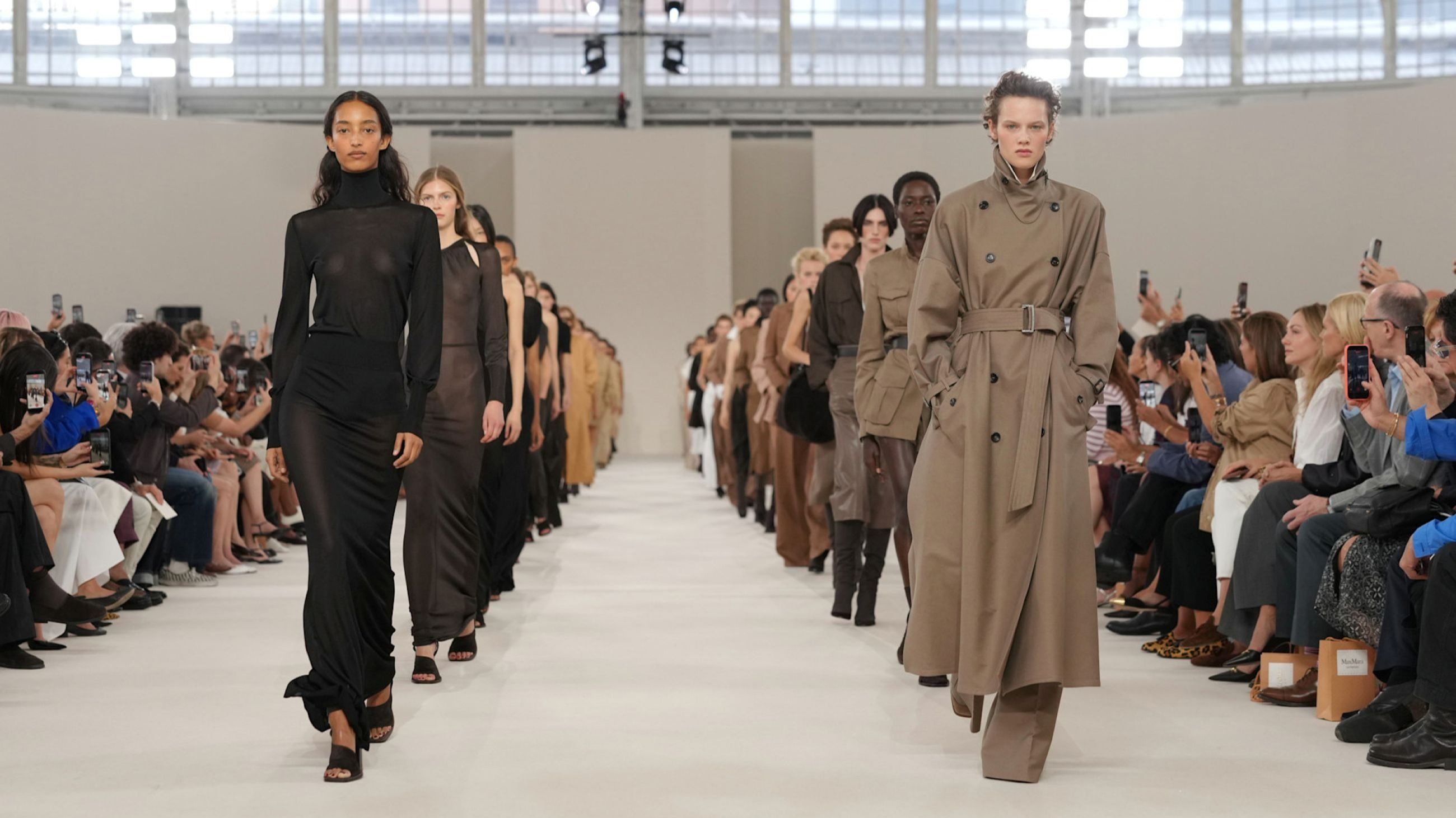 Max Mara SS27 - Credits Launchmetrics.com/Spotlight