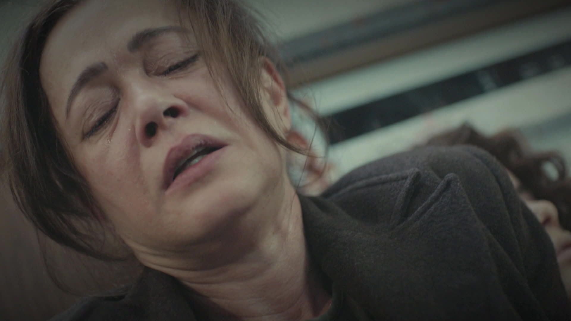 Hatice in una scena di La forza di una donna