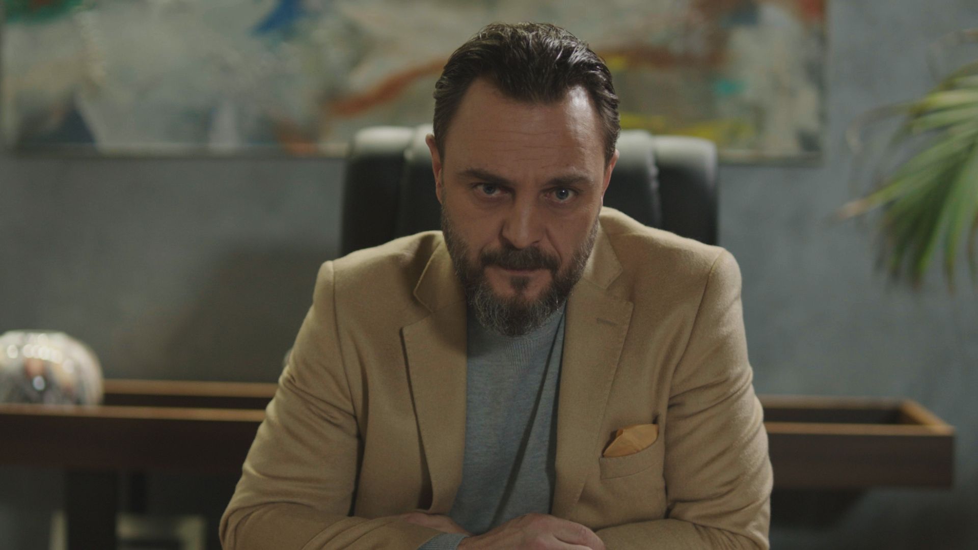 Ogun Kaptanoglu (Resul) in una scena di Tutto per la mia famiglia 2
