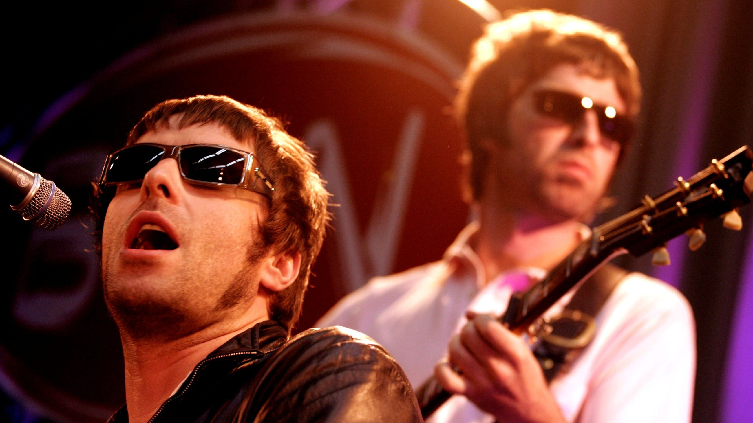 Liam Gallagher & Noel Gallagher, 2005 - Credits Getty Images