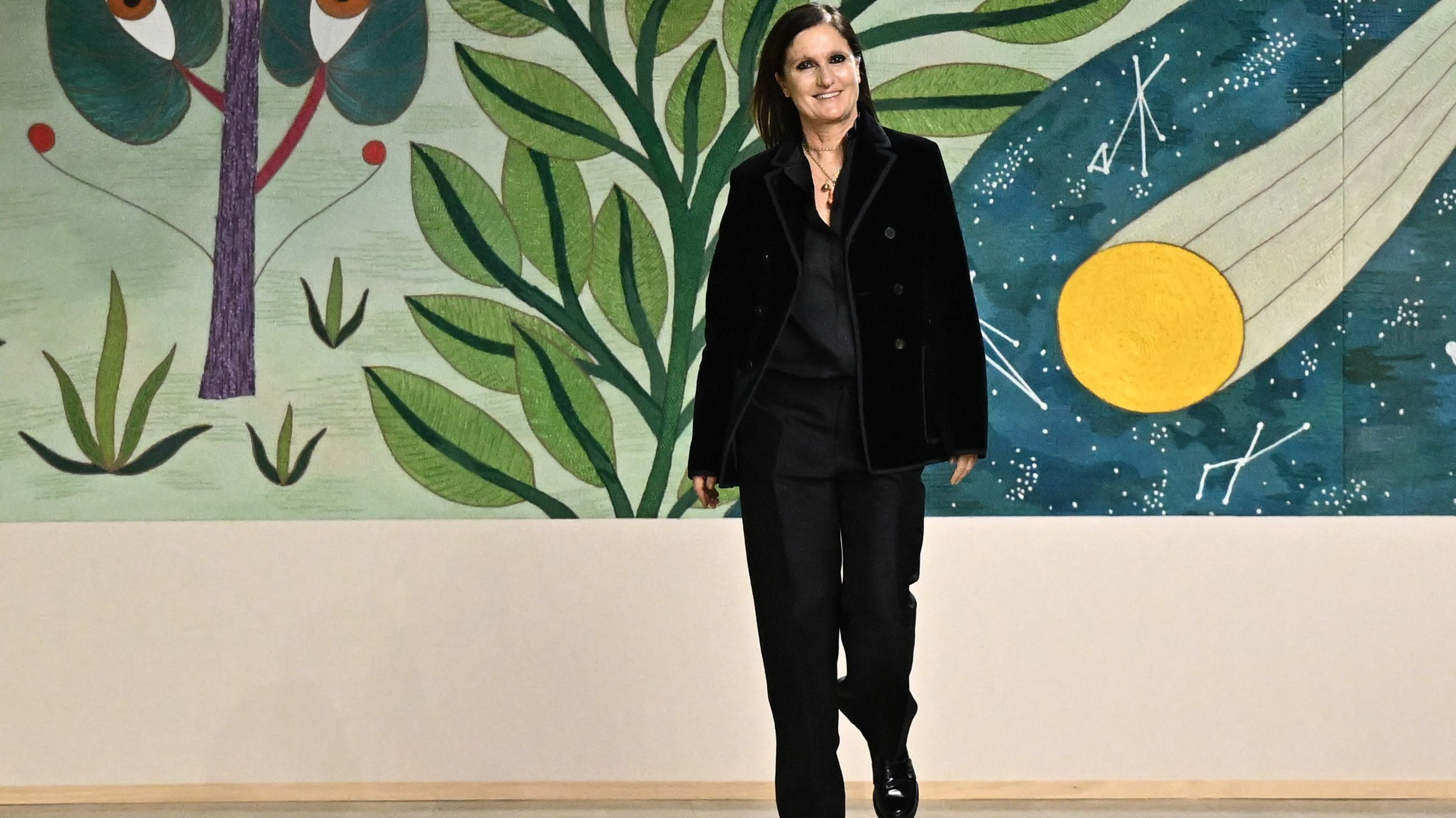 Maria Grazia Chiuri sfila durante la sfilata Christian Dior Haute Couture Primavera-Estate 2025 - Credits Getty Images