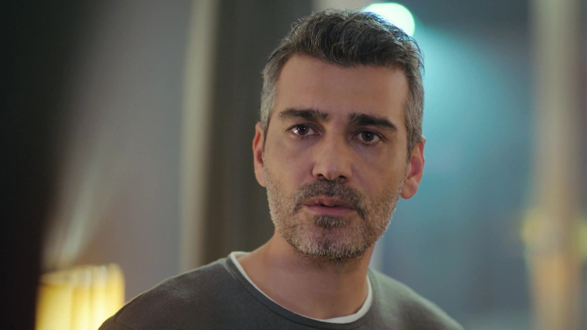 Sarp in una scena de La forza di una donna 2