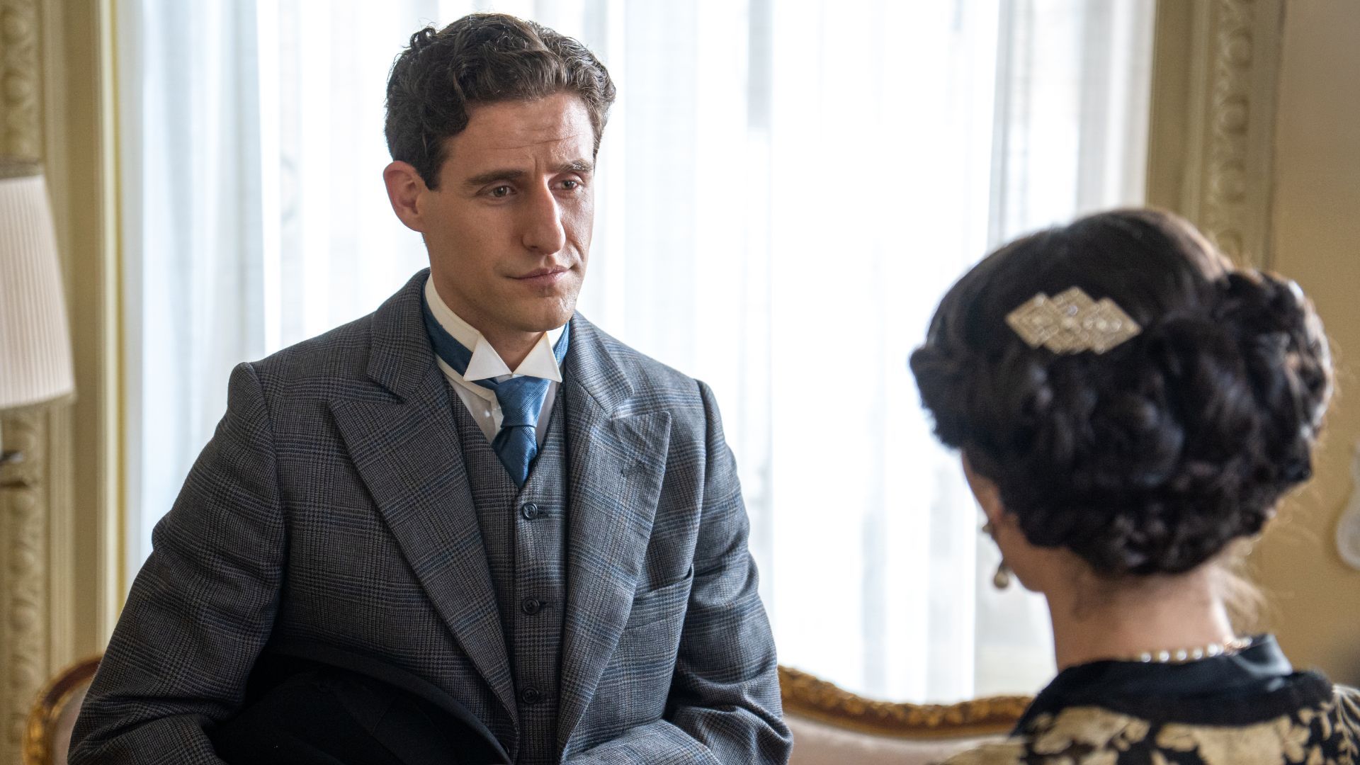 Enrique Fortun (Lope) in una scena de La Promessa