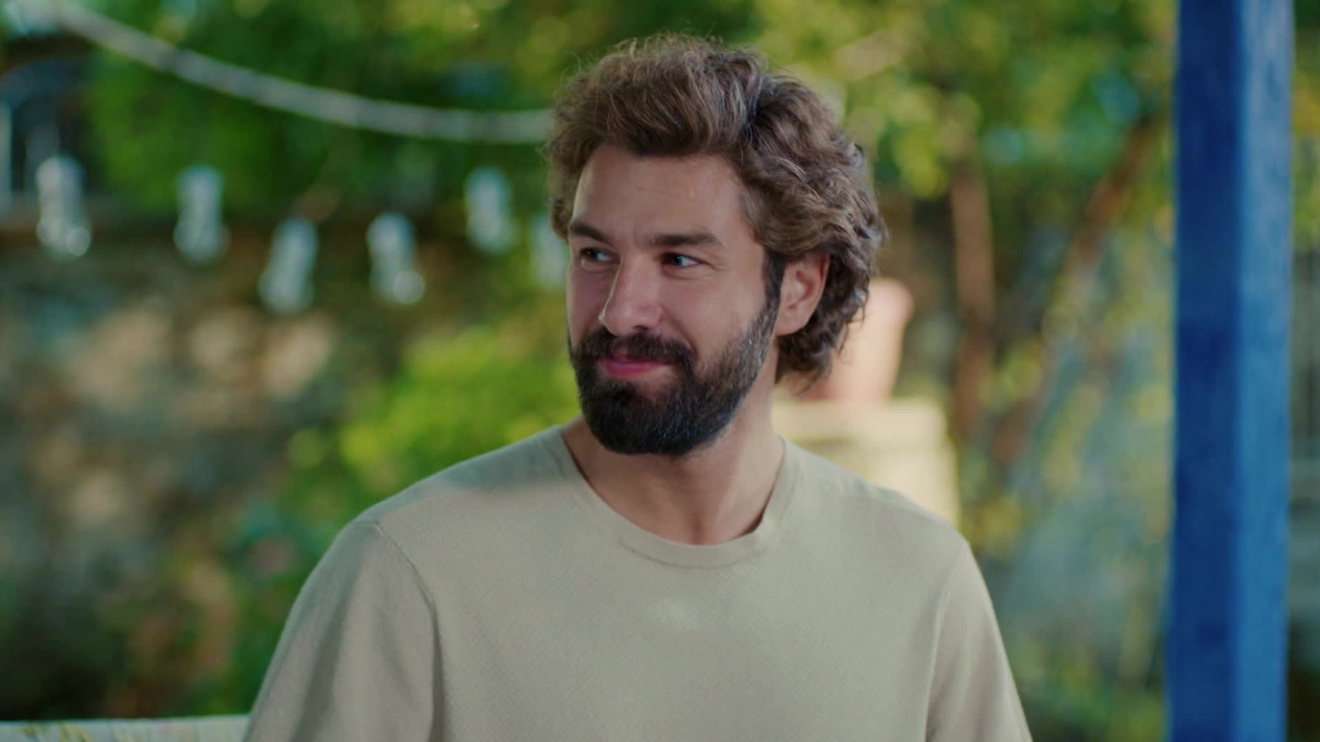 Furkan Palalı (Nejat) in una scena di My Sweet Lie