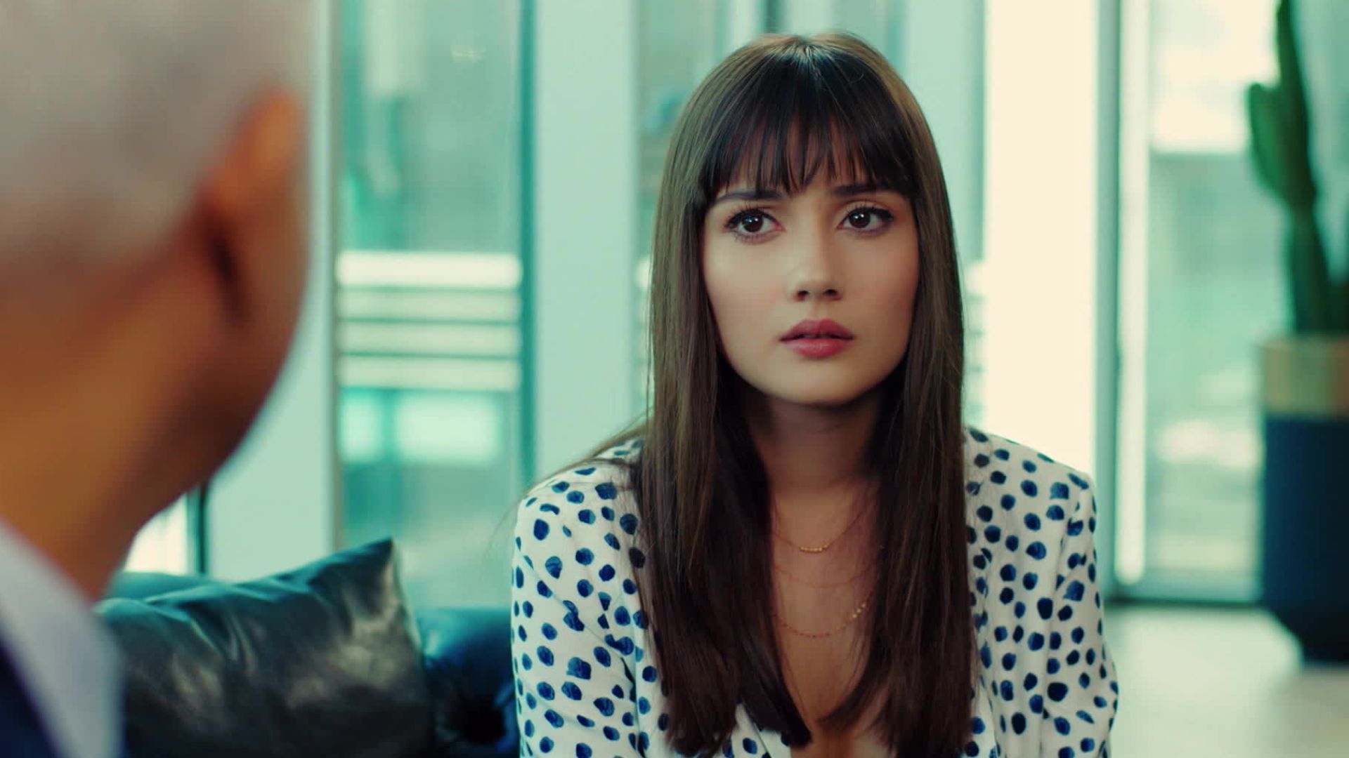 Zeynep in una scena di Forbidden Fruit 2