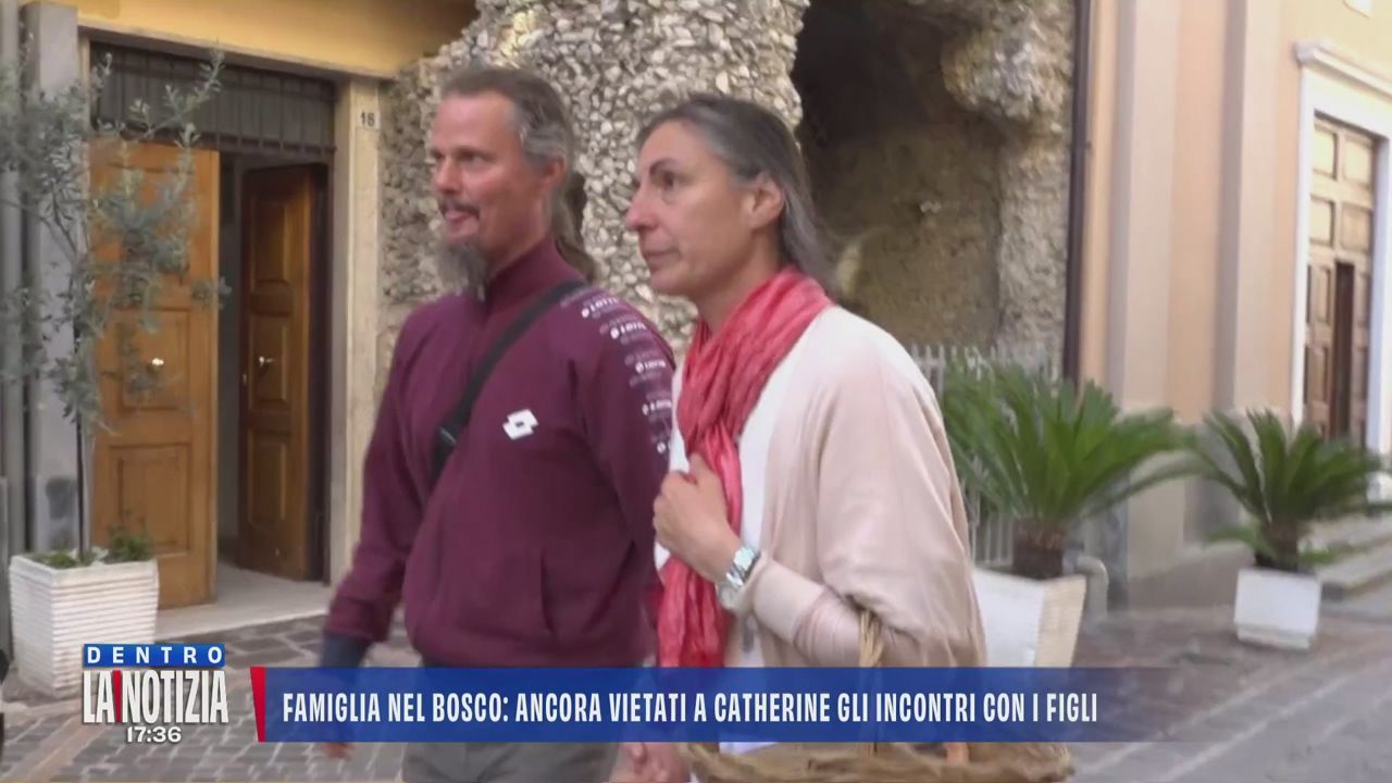 Catherine e Nathan, i genitori dei bambini della famiglia nel bosco