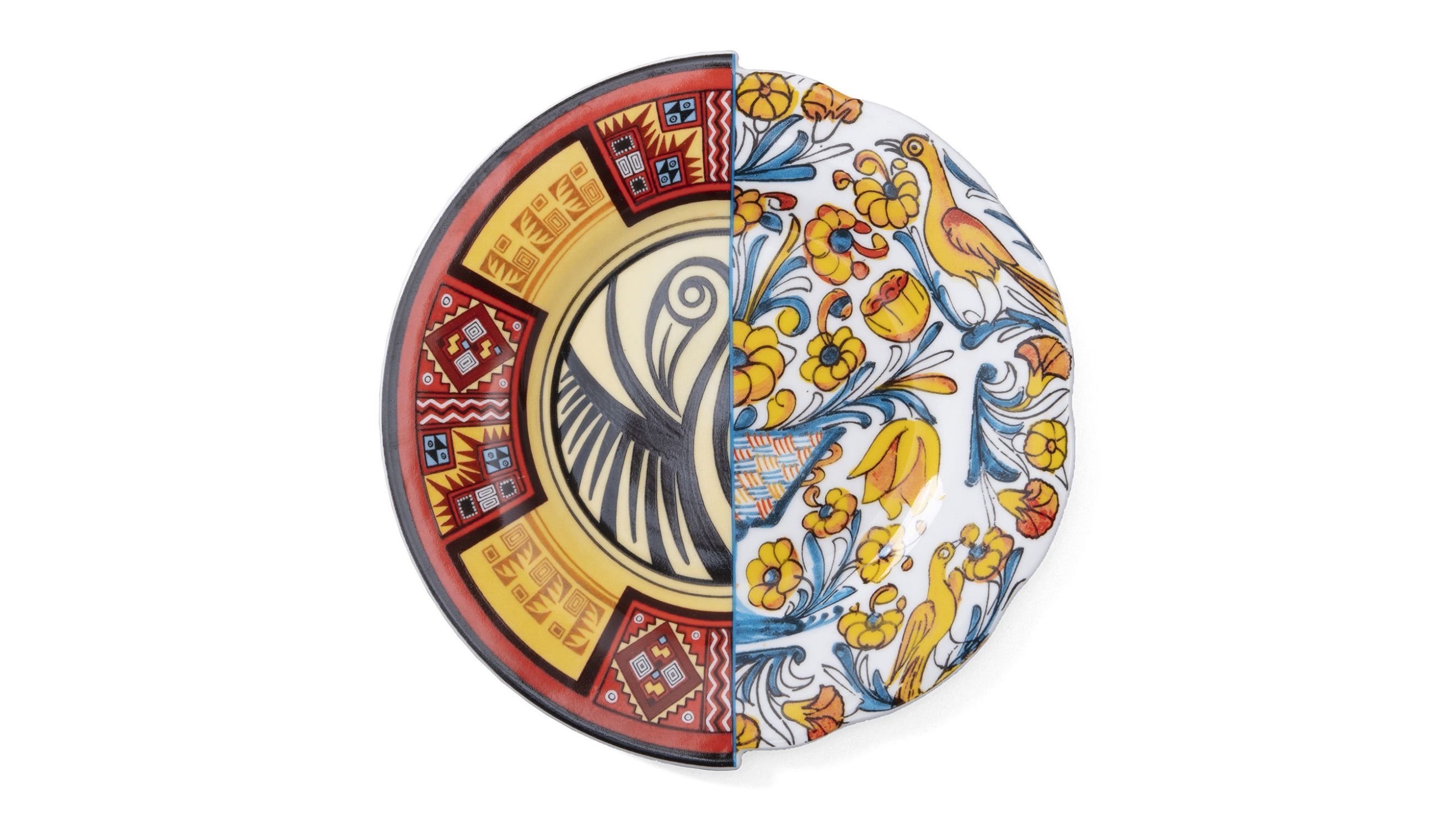 Motivi etnici e decorazioni tradizionali unite da colori vivaci per la Collezione Hybrid di Seletti
Courtesy Seletti